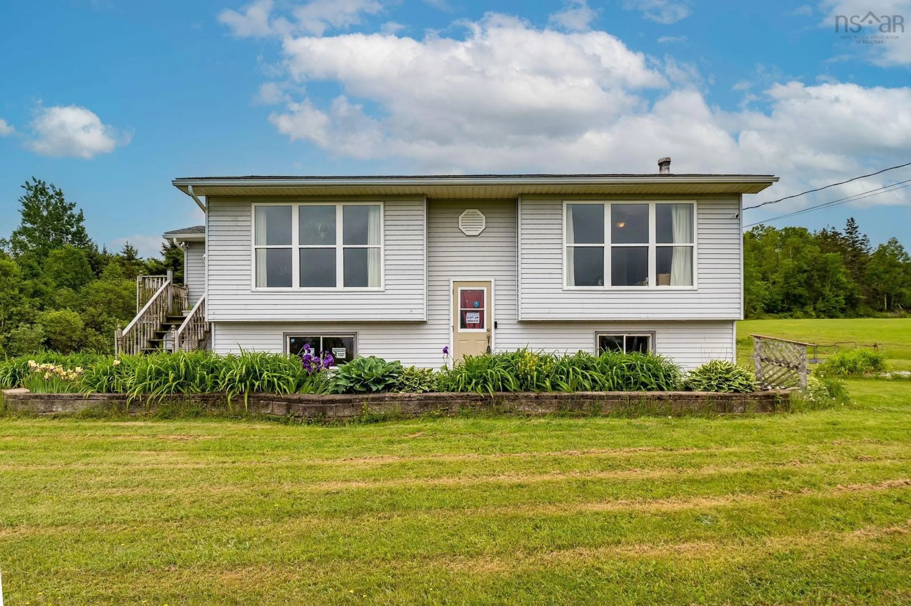 Home with vinyl exterior material, building for 1478 Highway 215, Tennecape Nova Scotia B0N 2R0