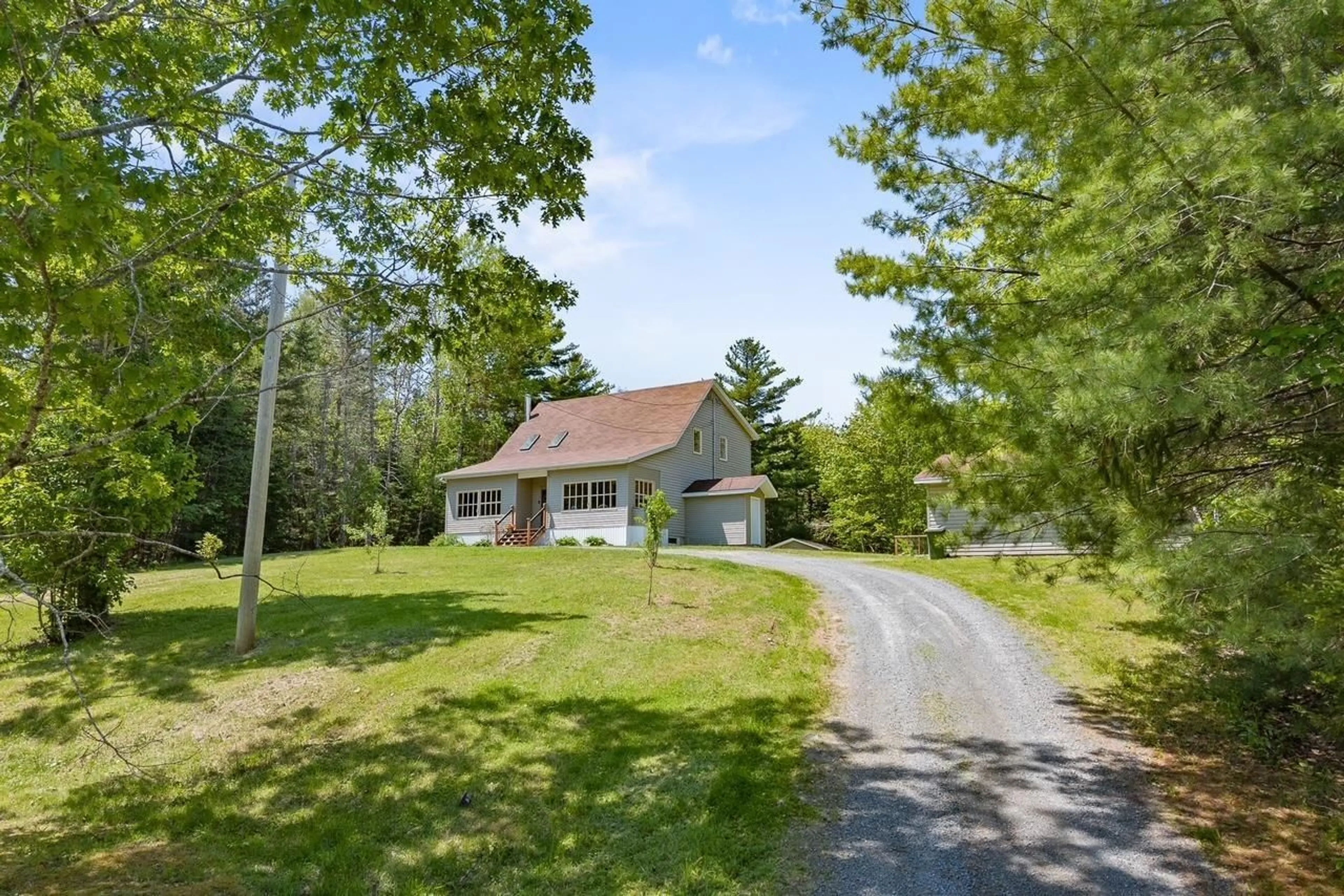 A pic from outside/outdoor area/front of a property/back of a property/a pic from drone, street for 12 River Crt, Enfield Nova Scotia B2T 1C4