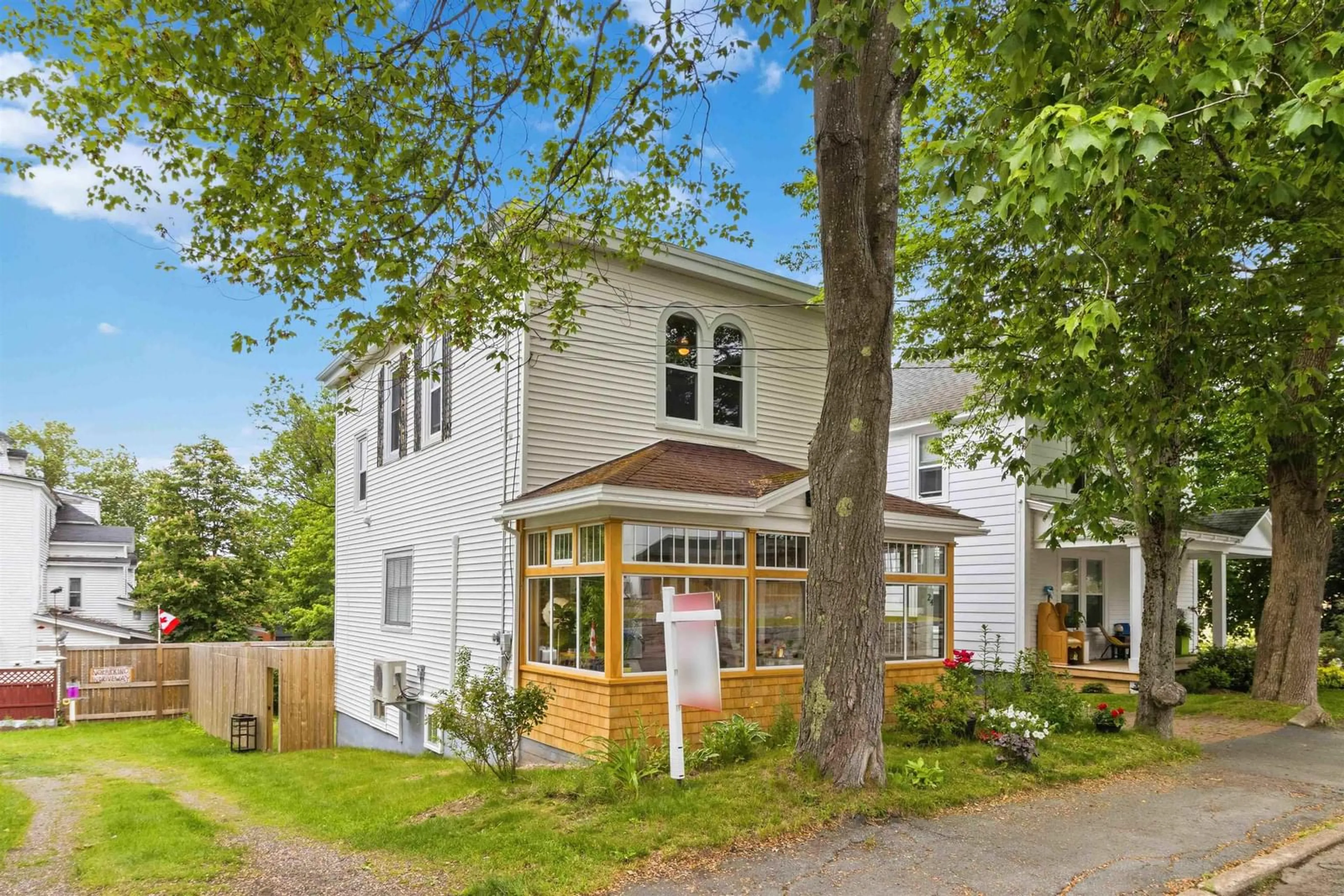 Home with vinyl exterior material, street for 24 Queen Street, Bridgewater Nova Scotia B4V 1P1