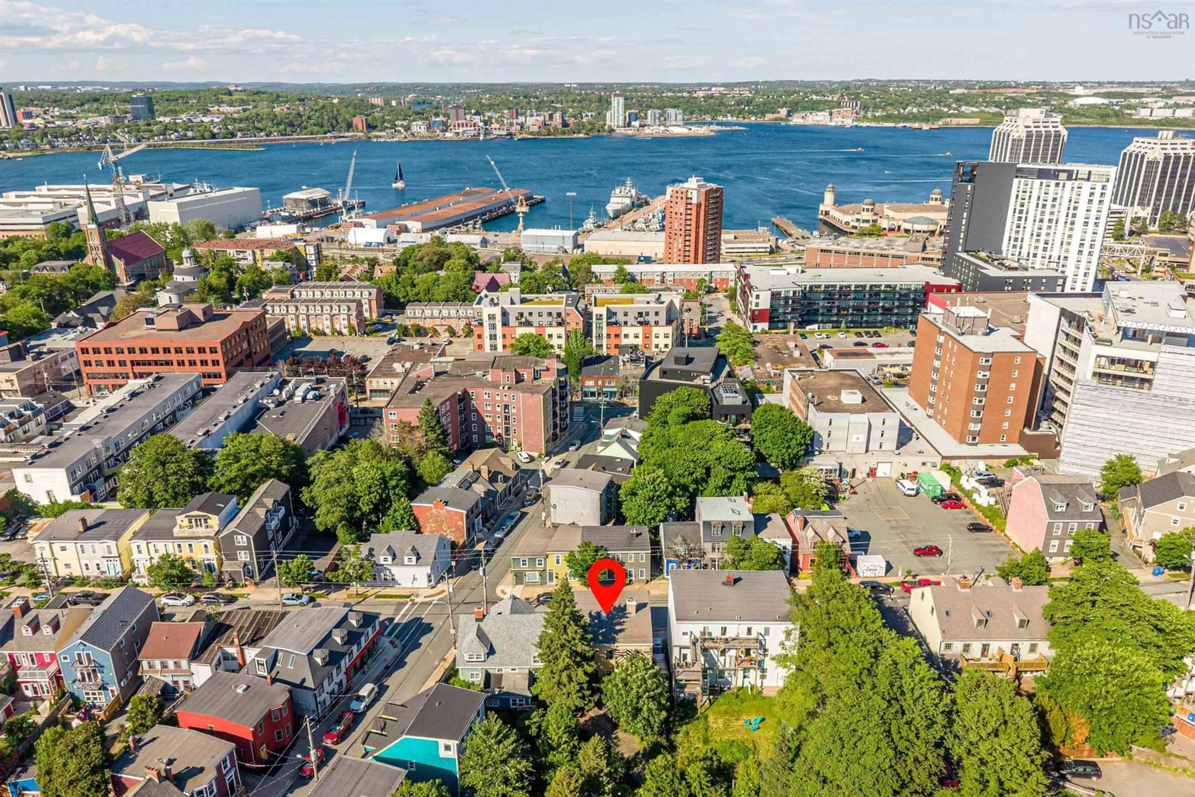 A pic from outside/outdoor area/front of a property/back of a property/a pic from drone, unknown for 2048 Creighton St, Halifax Nova Scotia B3K 3R2