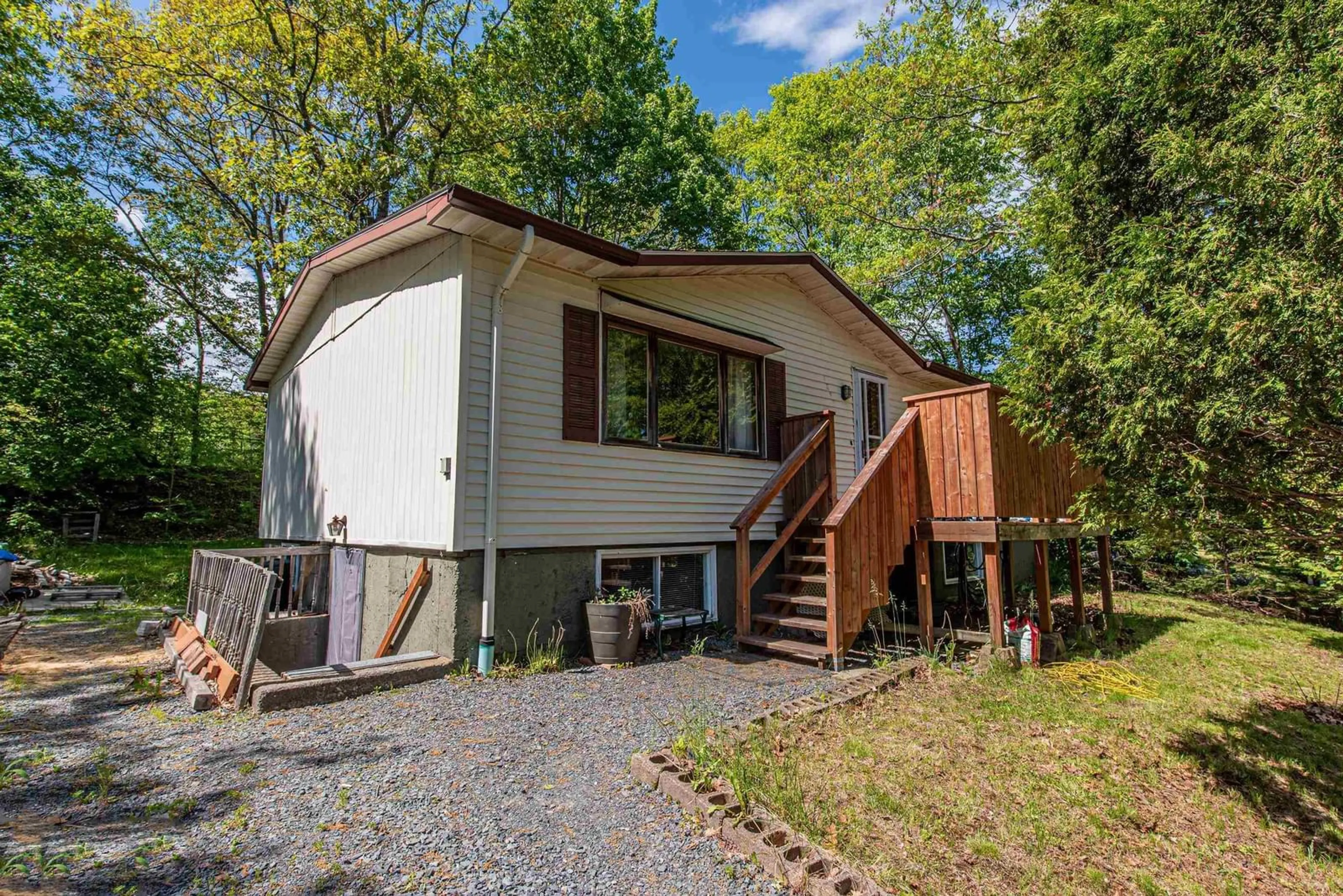 Home with vinyl exterior material, unknown for 386 Rocky Lake Dr, Bedford Nova Scotia B4A 2T5