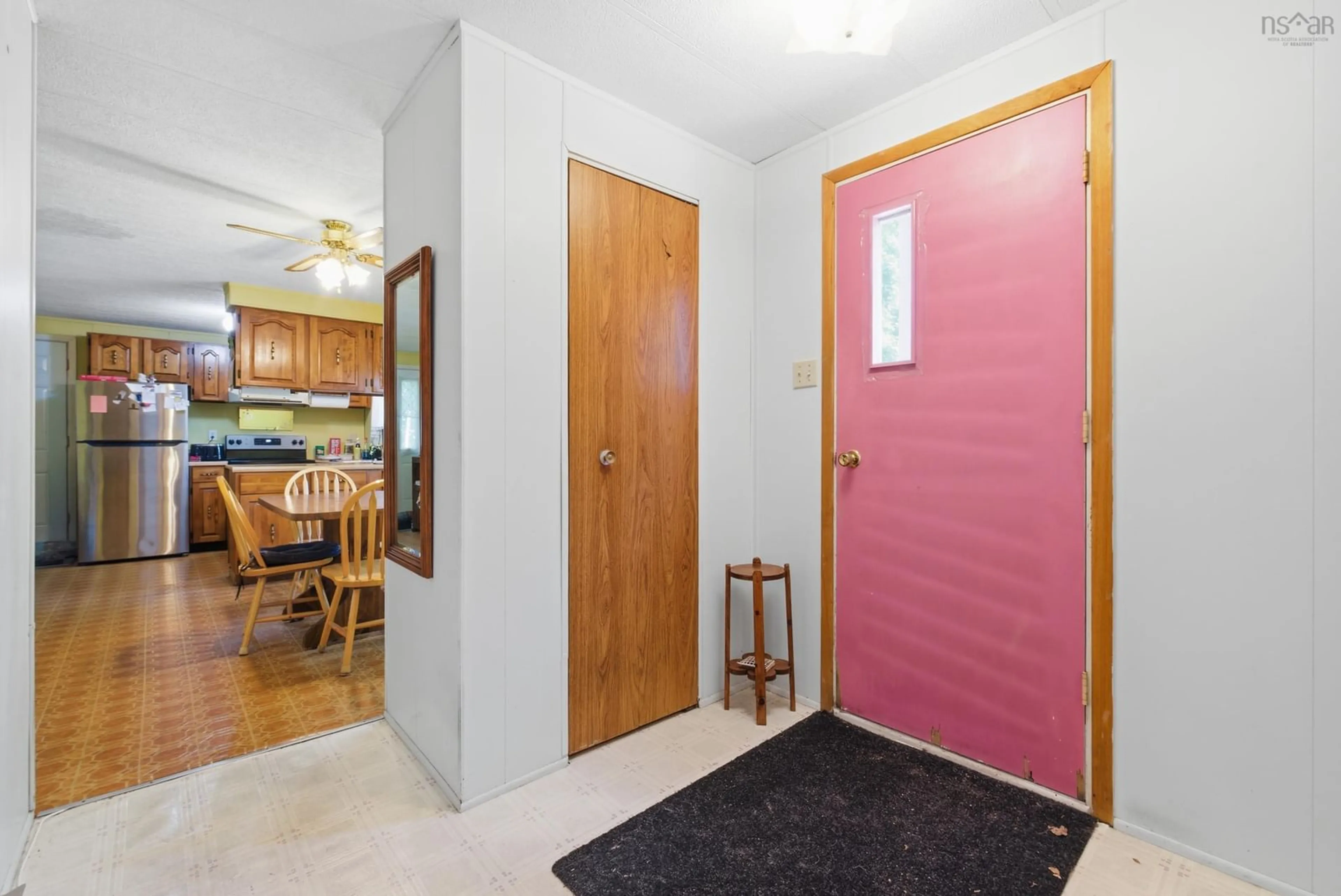 Indoor foyer for 386 Rocky Lake Dr, Bedford Nova Scotia B4A 2T5