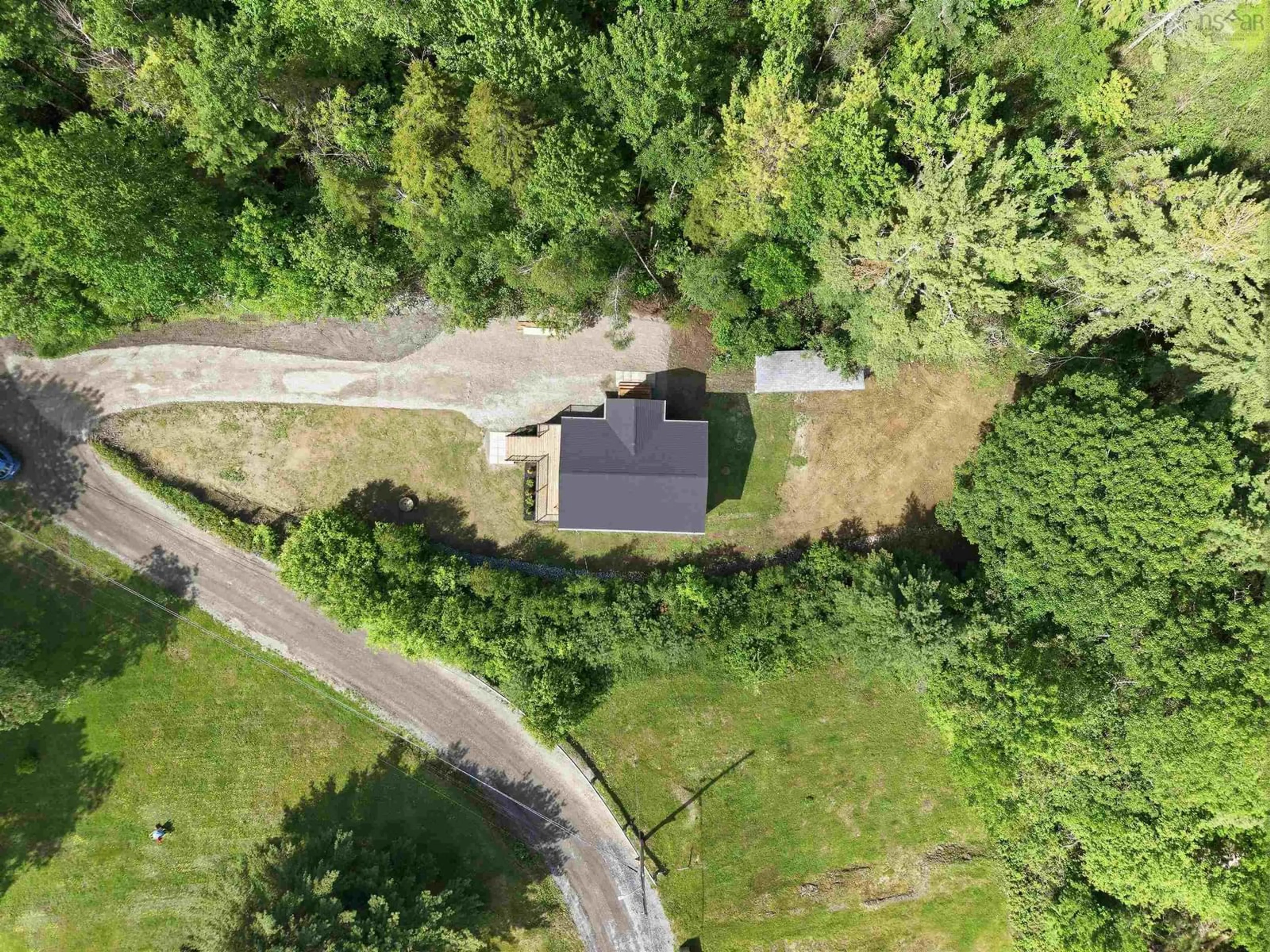 A pic from outside/outdoor area/front of a property/back of a property/a pic from drone, unknown for 178 Fairmont St, Mahone Bay Nova Scotia B0J 2E0