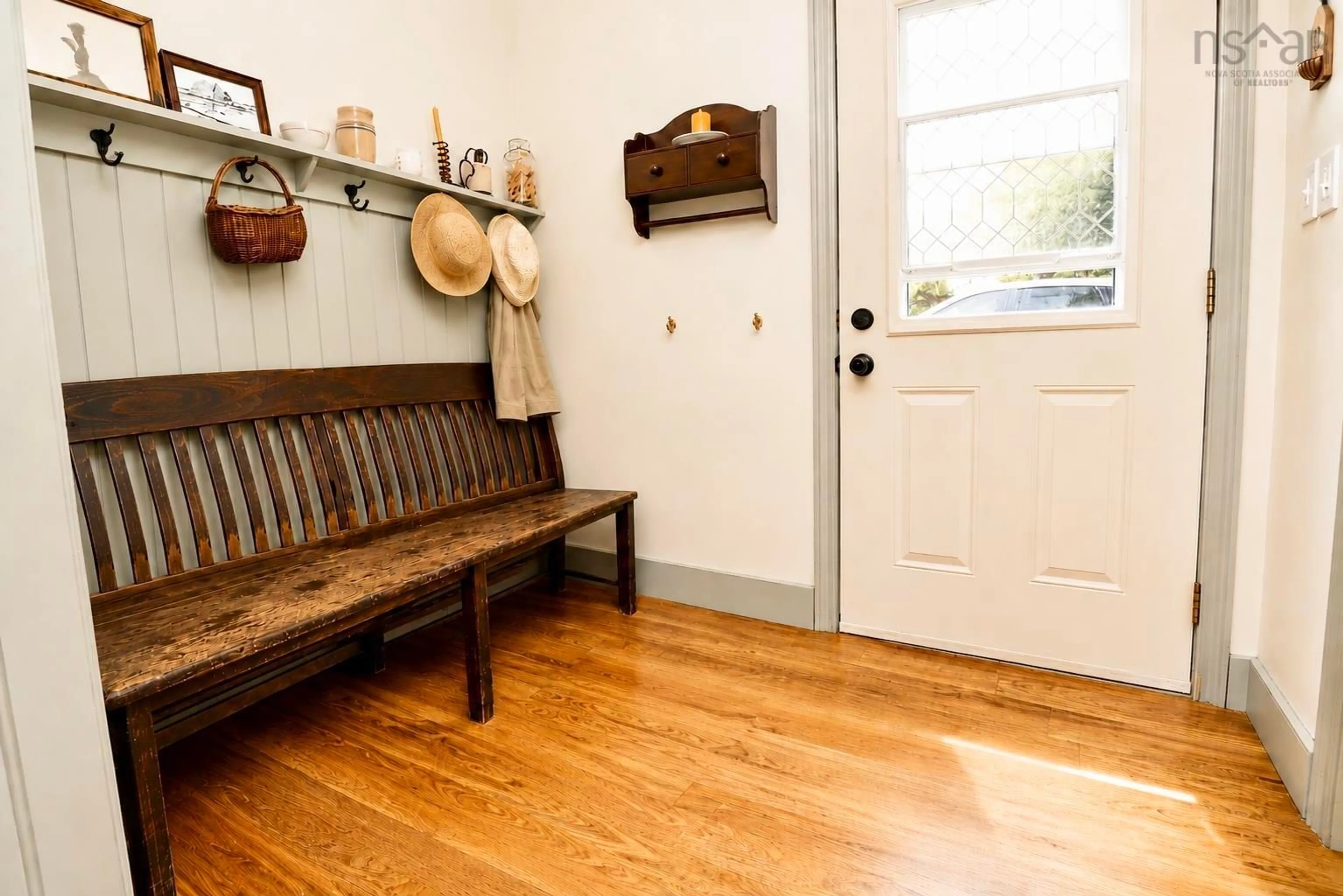 Indoor entryway for 23 Summerville Wharf Rd, Summerville Nova Scotia B0N 2K0