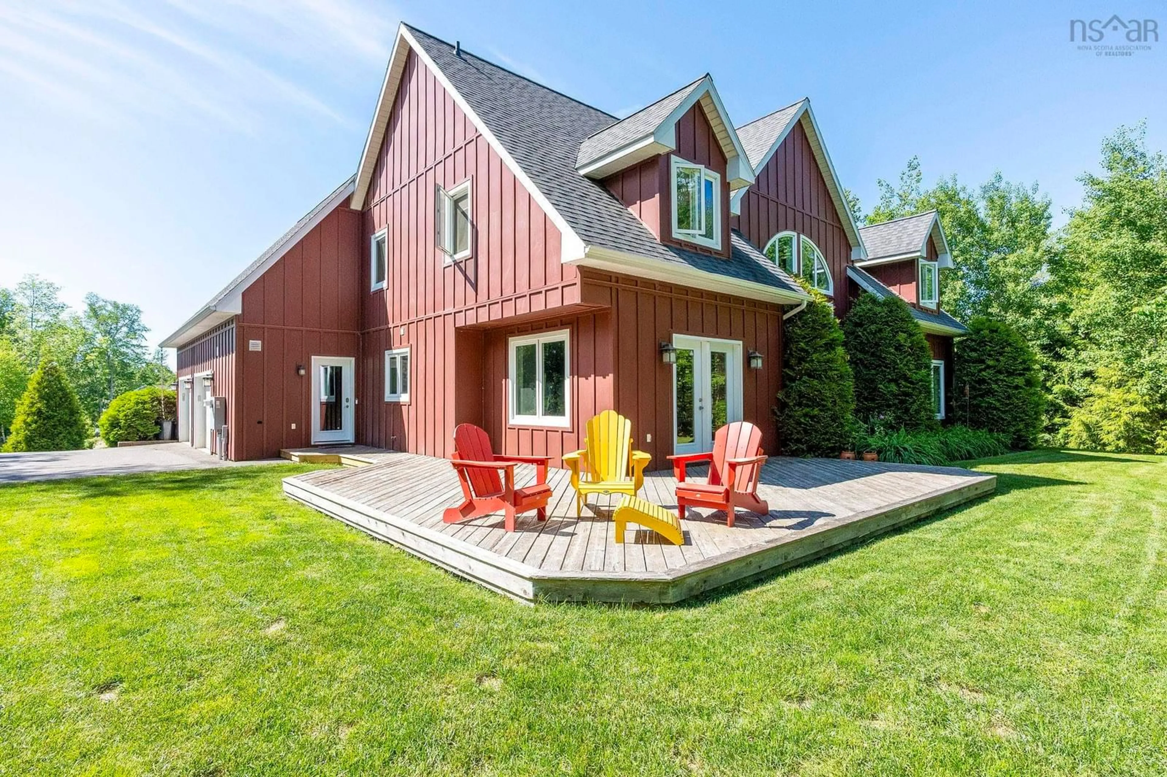 Patio, street for 3 Queens Crt, Kentville Nova Scotia B4N 0G4