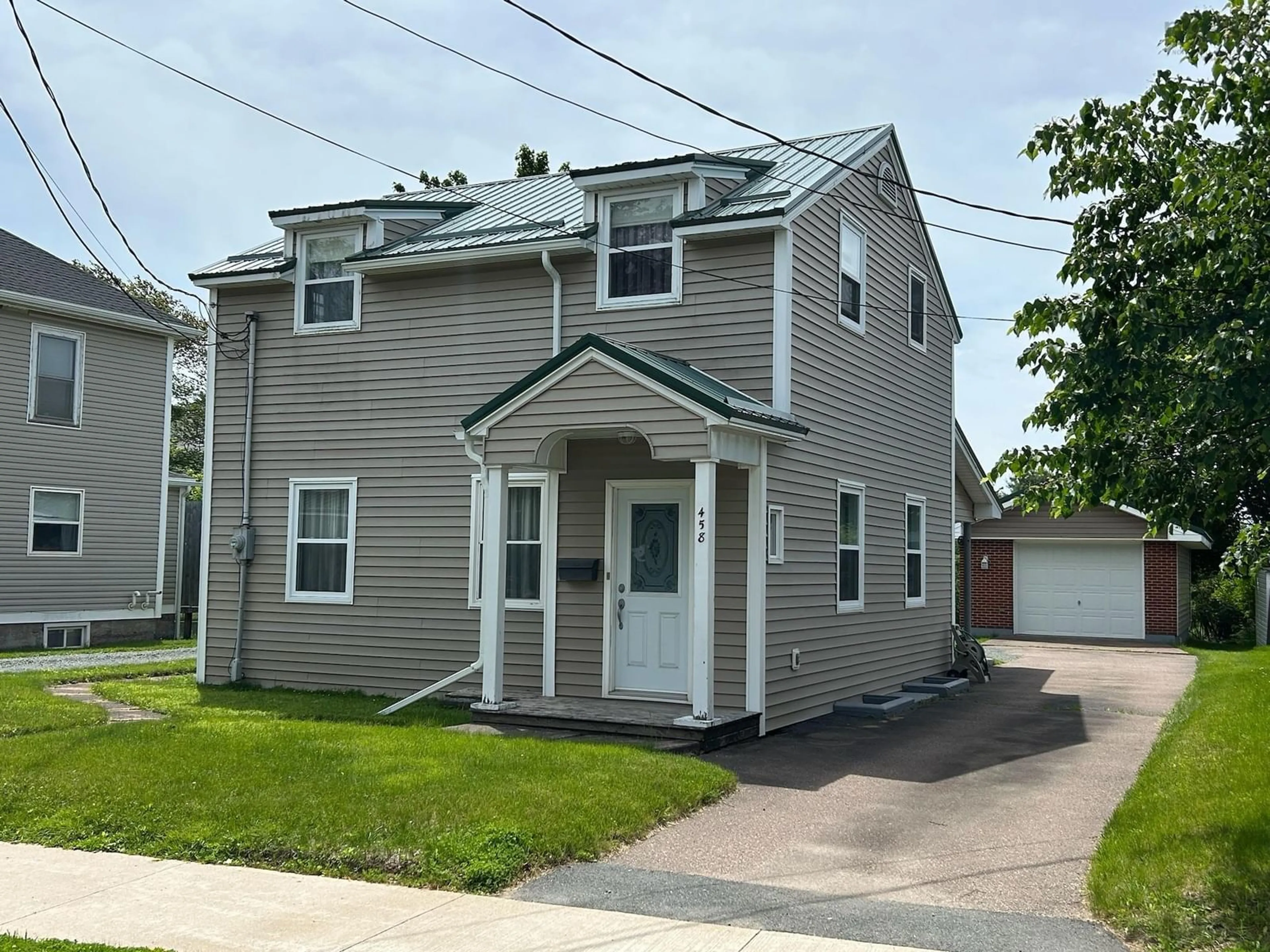 Home with vinyl exterior material, street for 458 Robie St, Truro Nova Scotia B2N 1M3