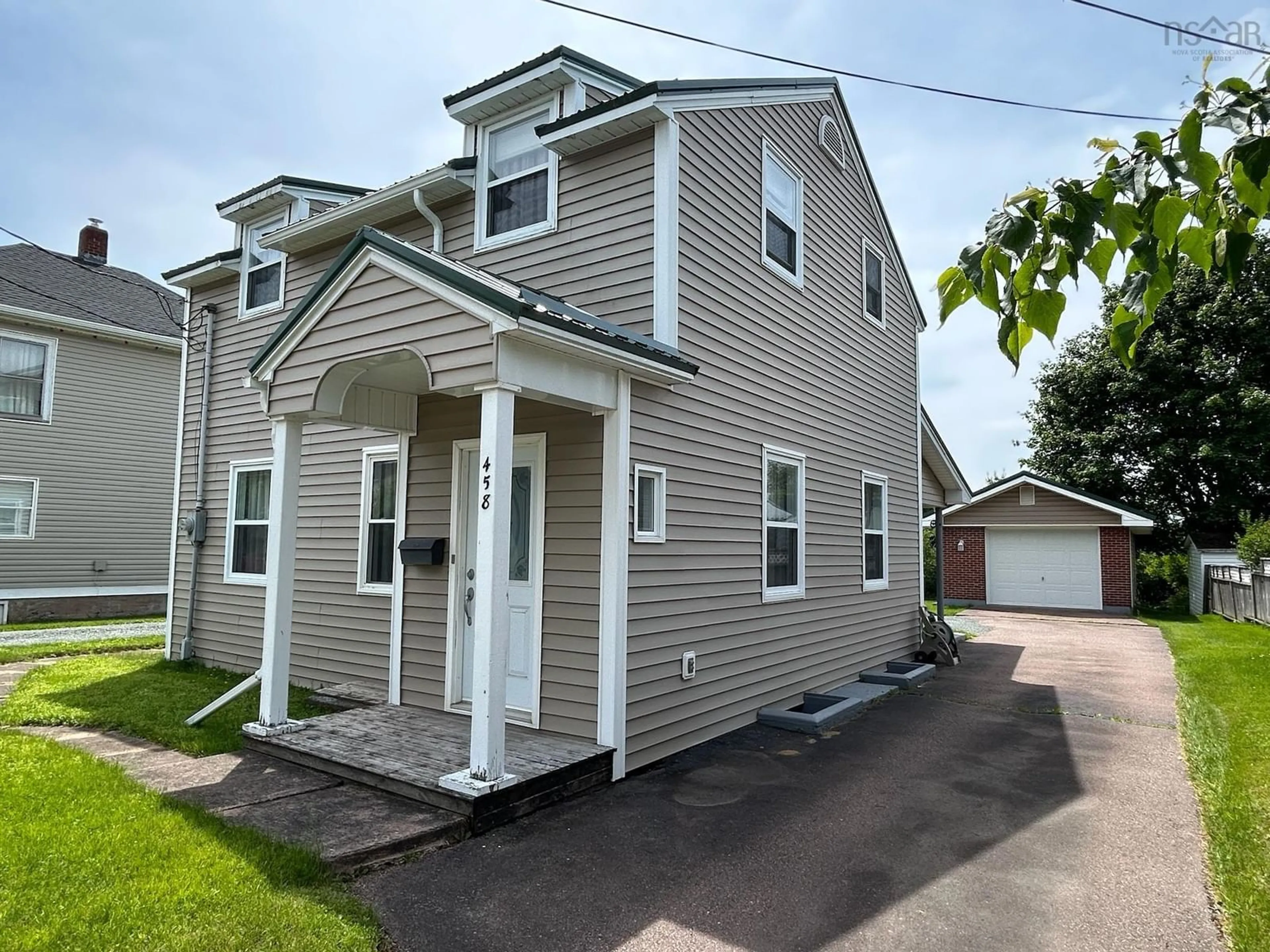 Home with vinyl exterior material, street for 458 Robie St, Truro Nova Scotia B2N 1M3