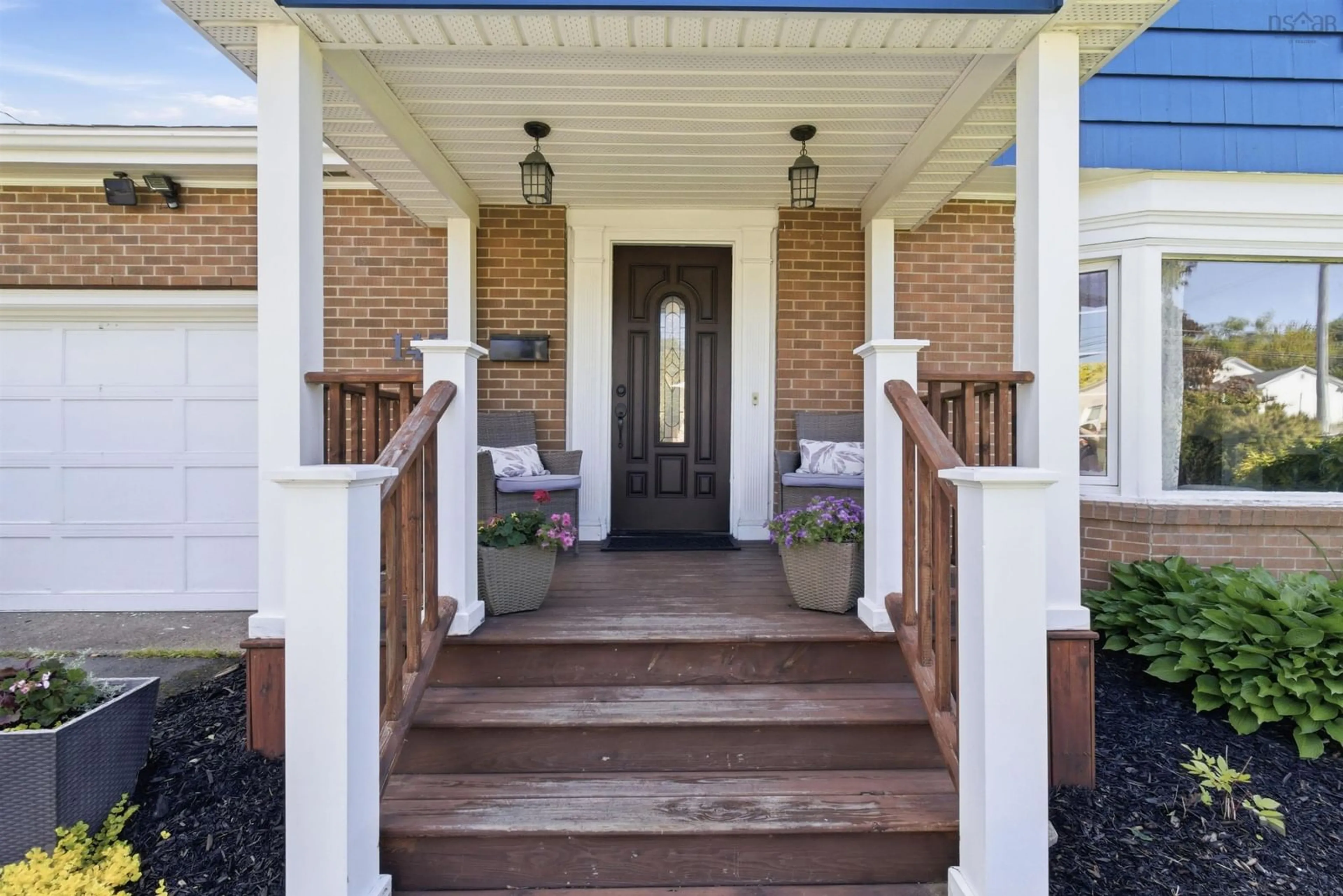 Indoor entryway for 147 Brook St, Halifax Nova Scotia B3N 2A7