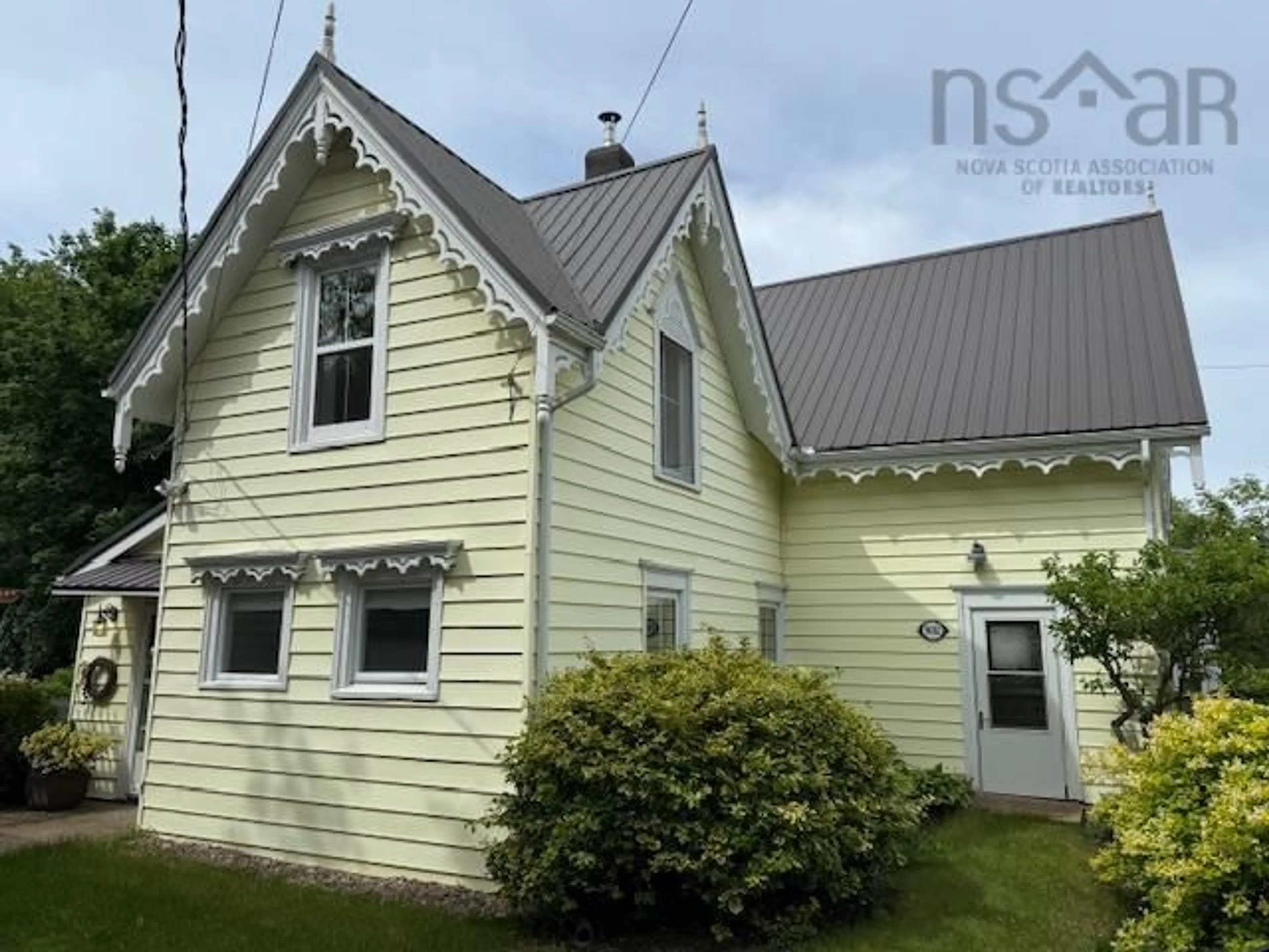 Home with vinyl exterior material, building for 9682 Highway 221, Canning Nova Scotia B0P 1H0