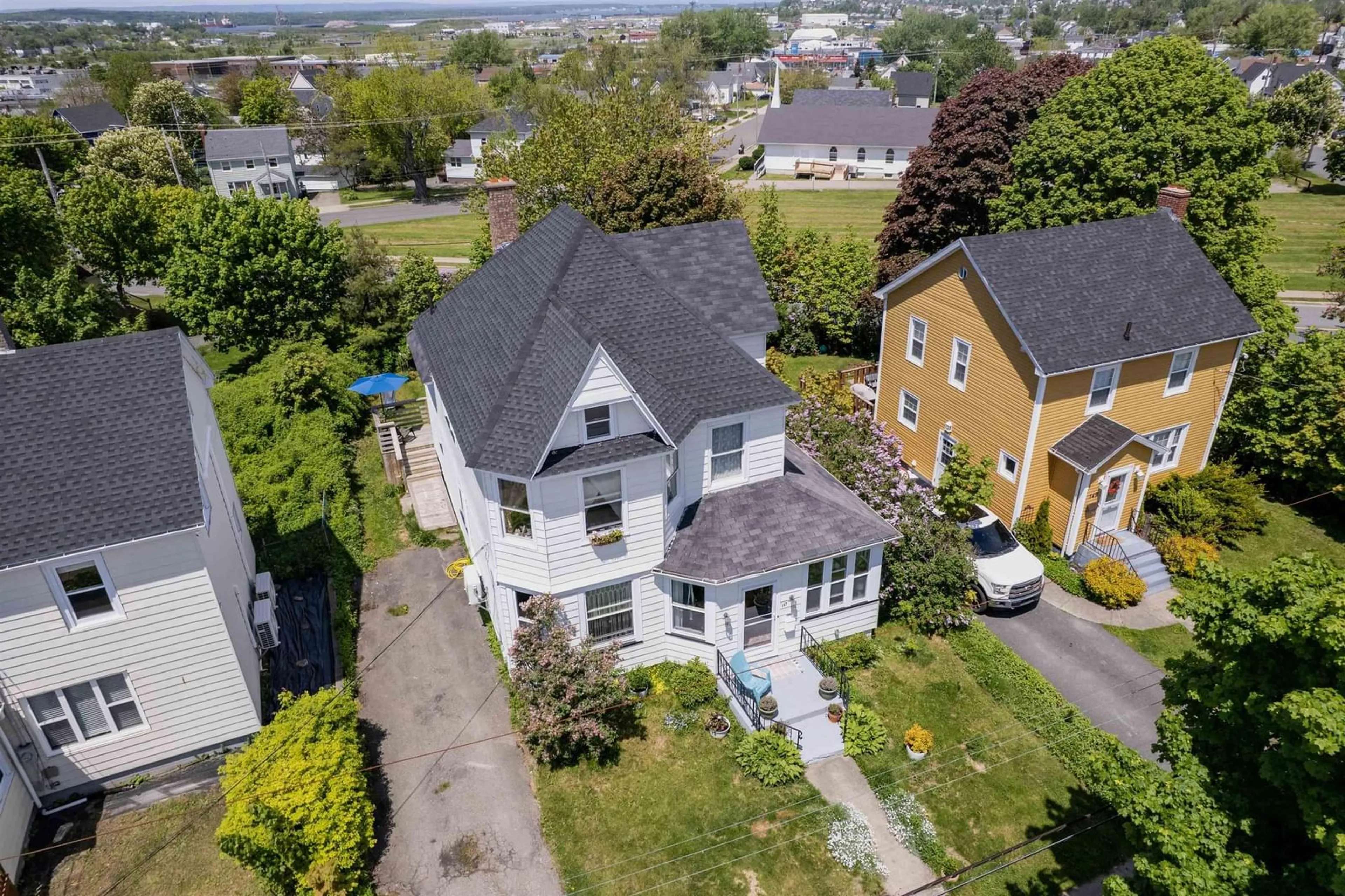 A pic from outside/outdoor area/front of a property/back of a property/a pic from drone, street for 147 Howe St, Sydney Nova Scotia B1P 4V3
