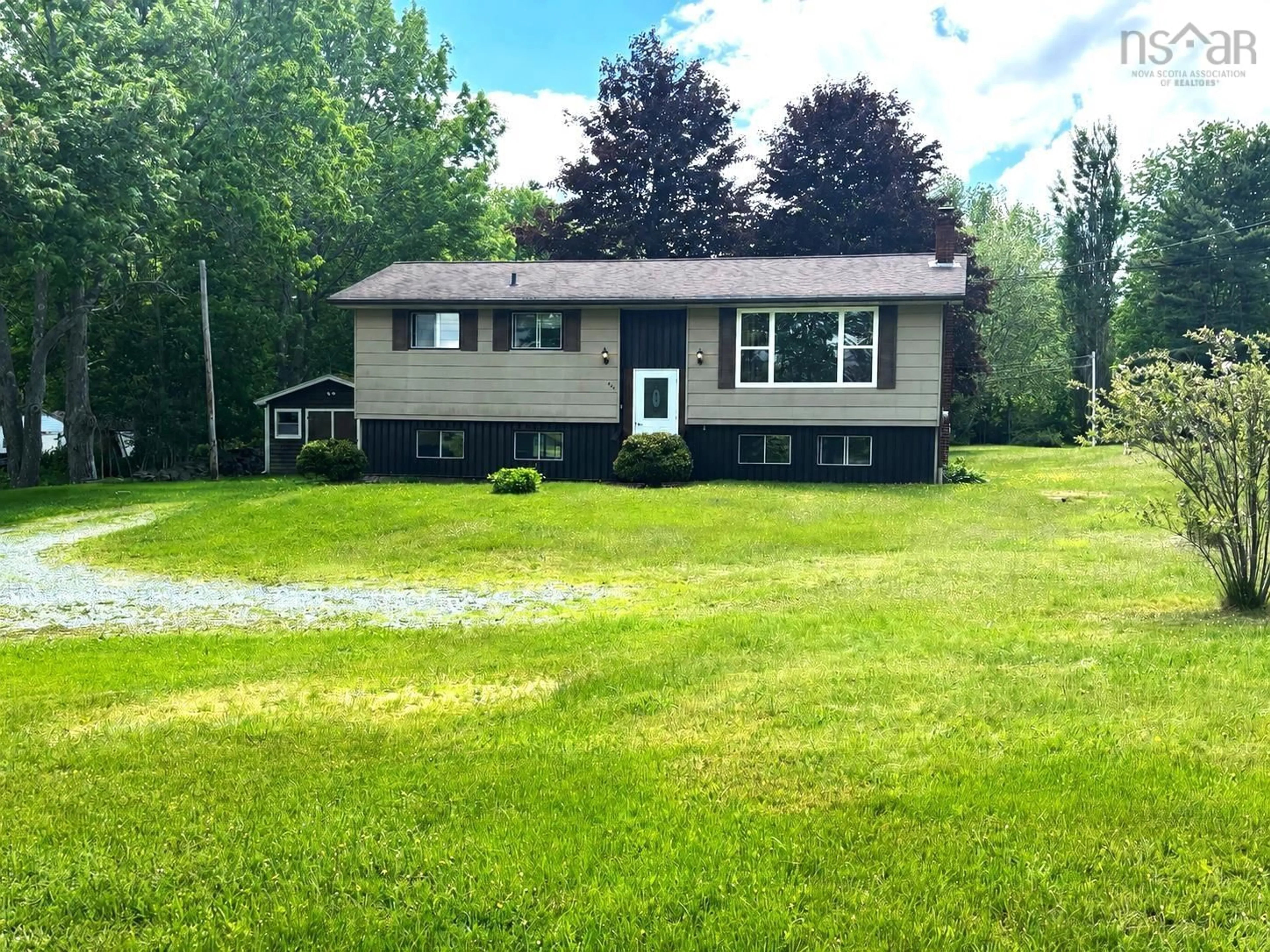 A pic from outside/outdoor area/front of a property/back of a property/a pic from drone, unknown for 436 West St, Milton Nova Scotia B0T 1P0