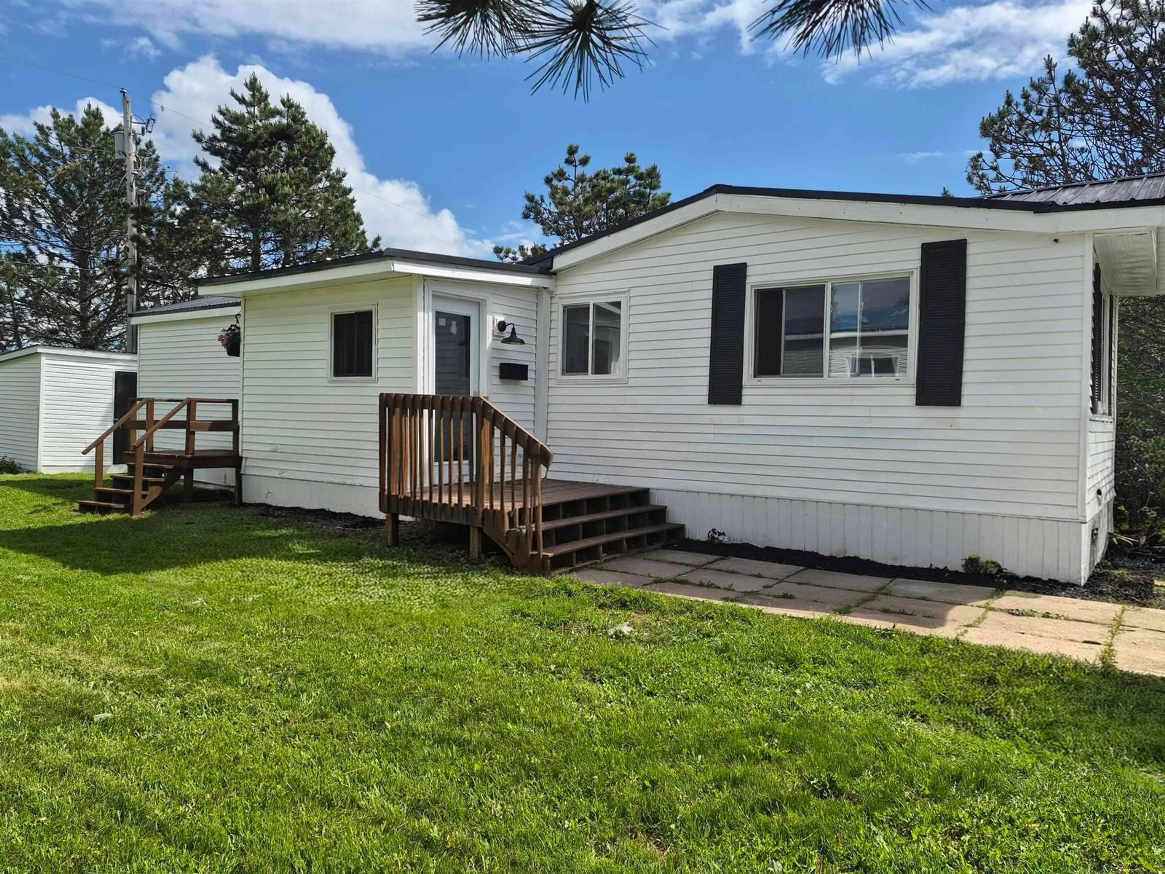 Home with vinyl exterior material, unknown for 25 Brentwood Estate, Amherst Nova Scotia B4H 4G5