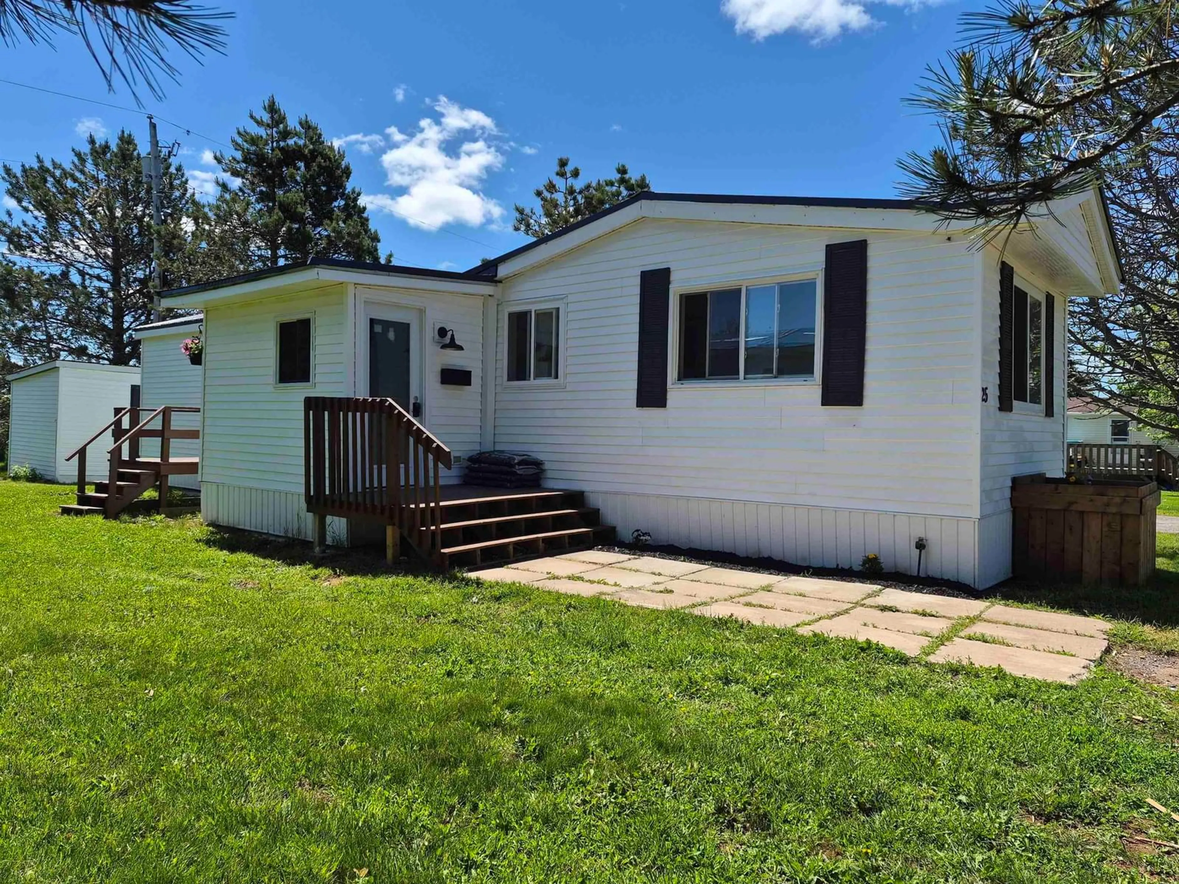Home with vinyl exterior material, water/lake/river/ocean view for 25 Brentwood Estate, Amherst Nova Scotia B4H 4G5