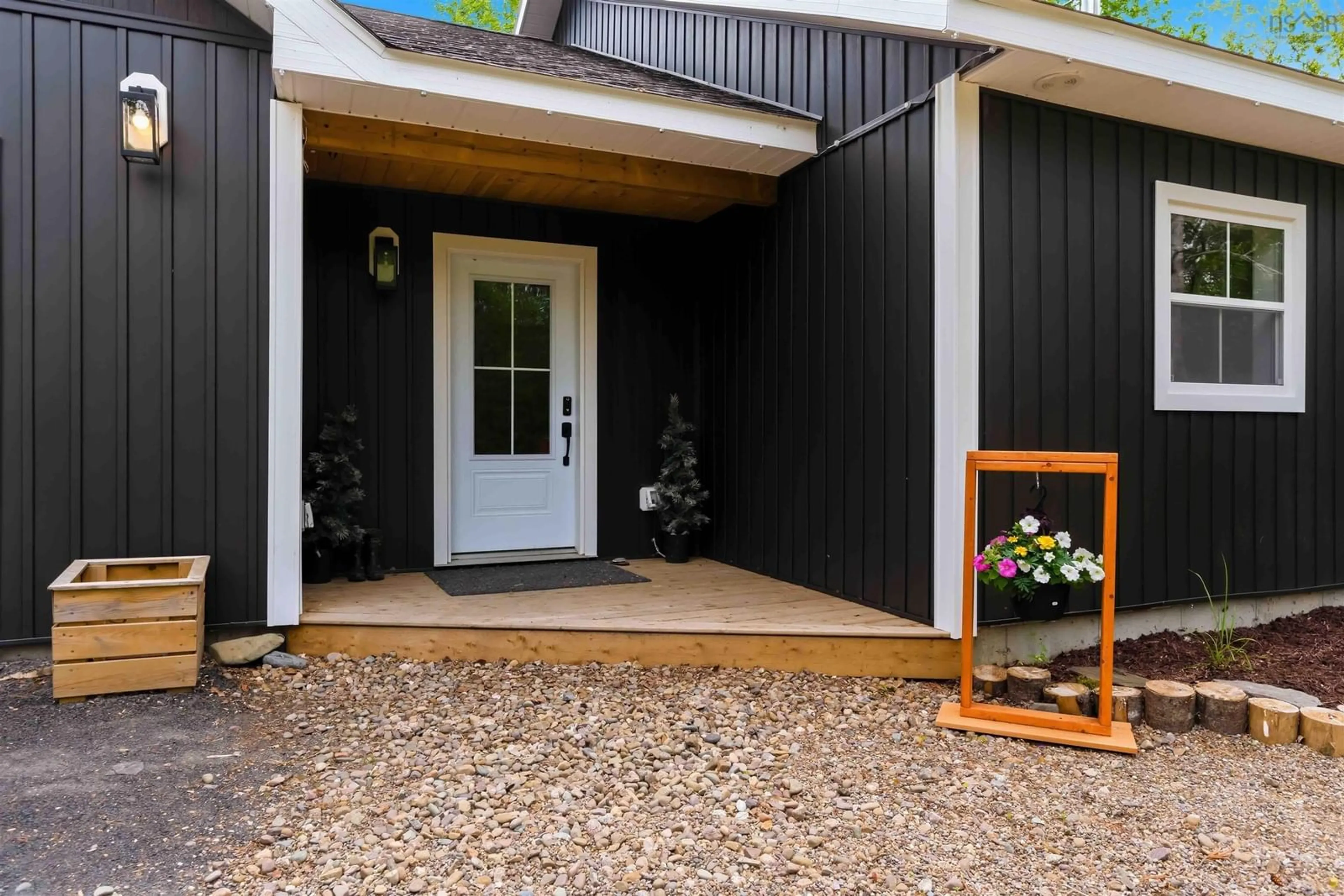 Indoor entryway for 1582 Black River Rd, Black River Lake Nova Scotia B4P 2R1
