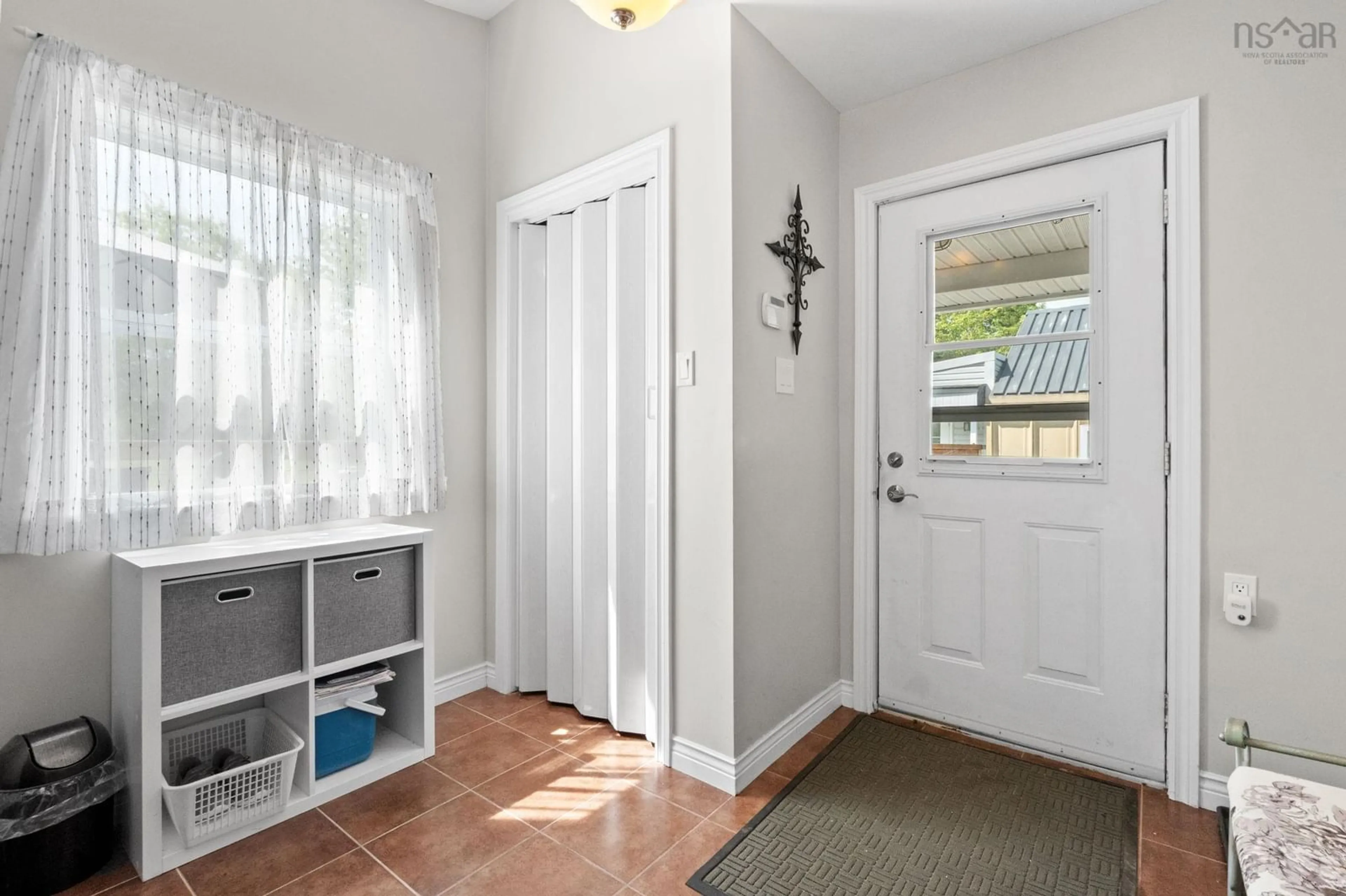 Indoor entryway for 2000 Prospect Rd, Prospect Nova Scotia B3T 1R9