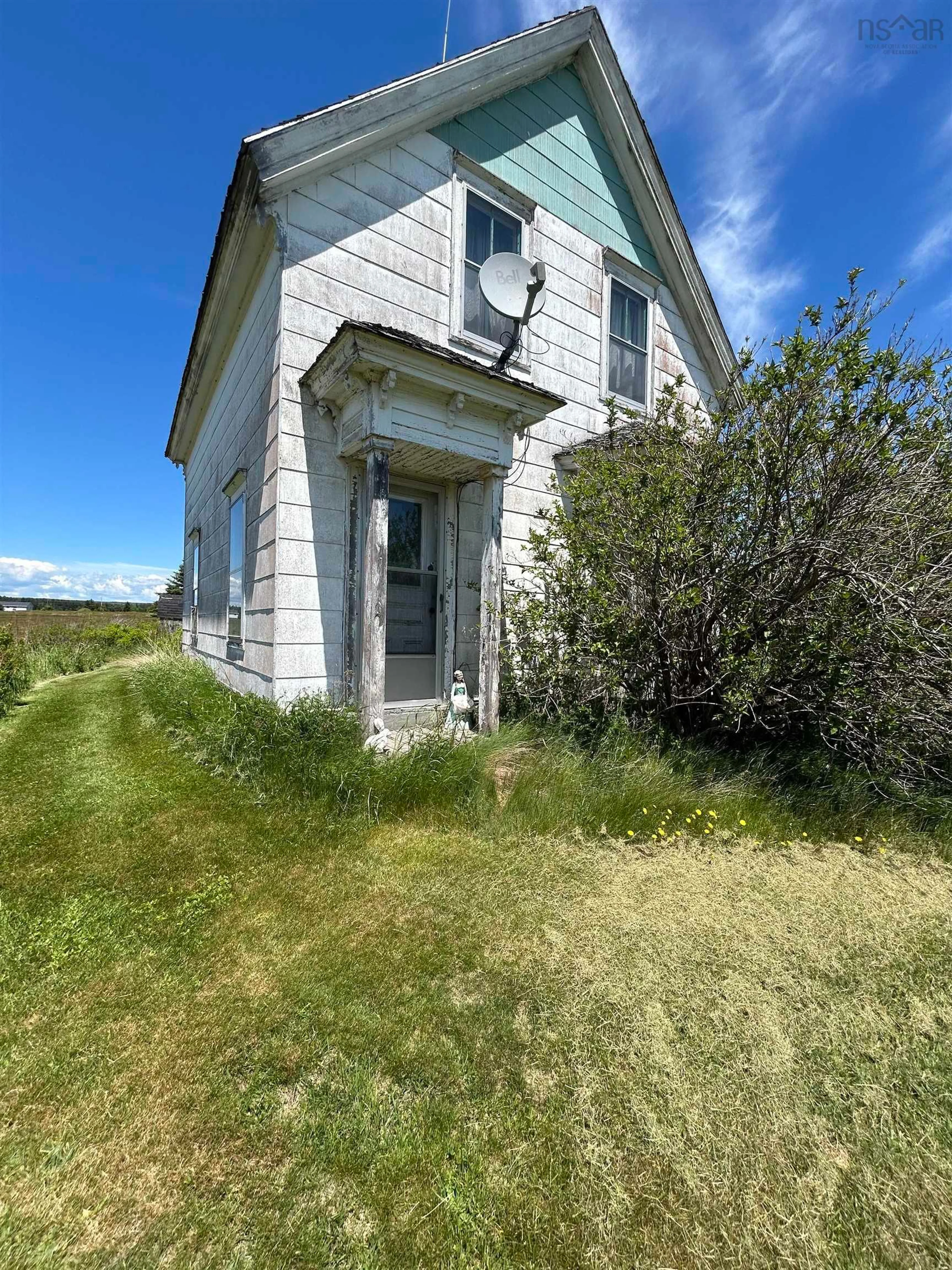A pic from outside/outdoor area/front of a property/back of a property/a pic from drone, building for 217 Back St, Advocate Harbour Nova Scotia B0M 1A0