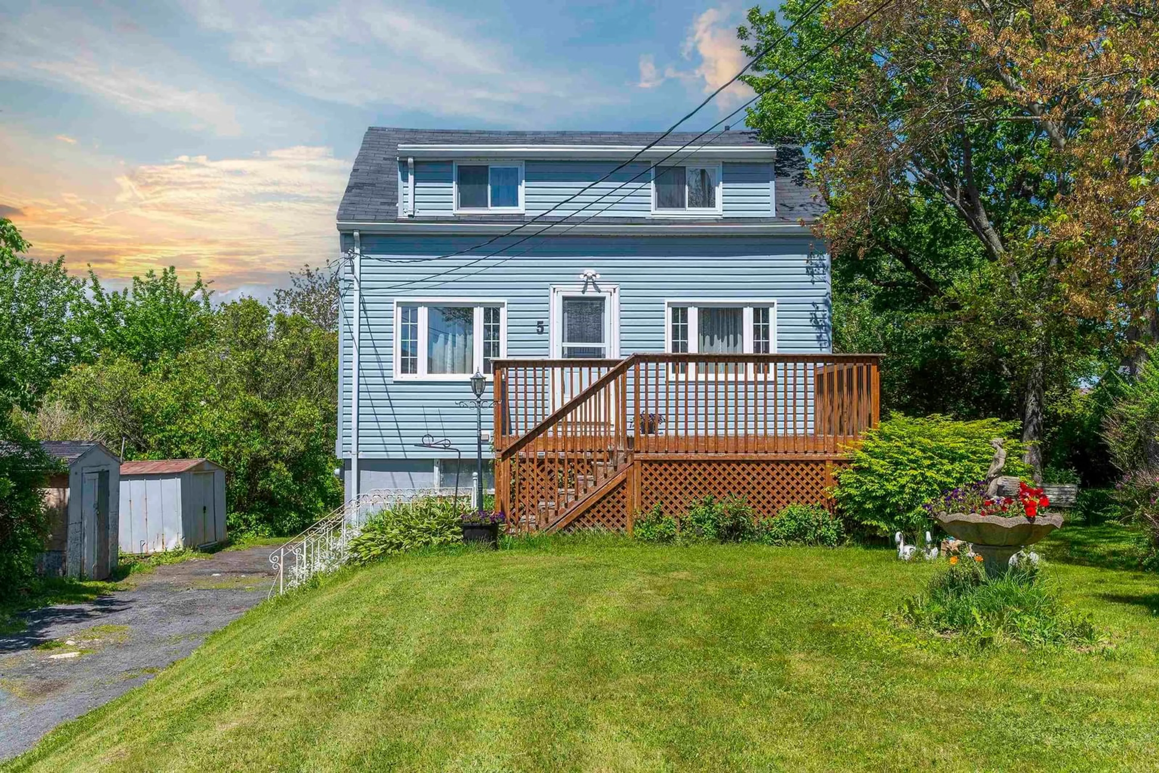 Unknown for 5 Fairview Ave, Halifax Nova Scotia B3N 1W5