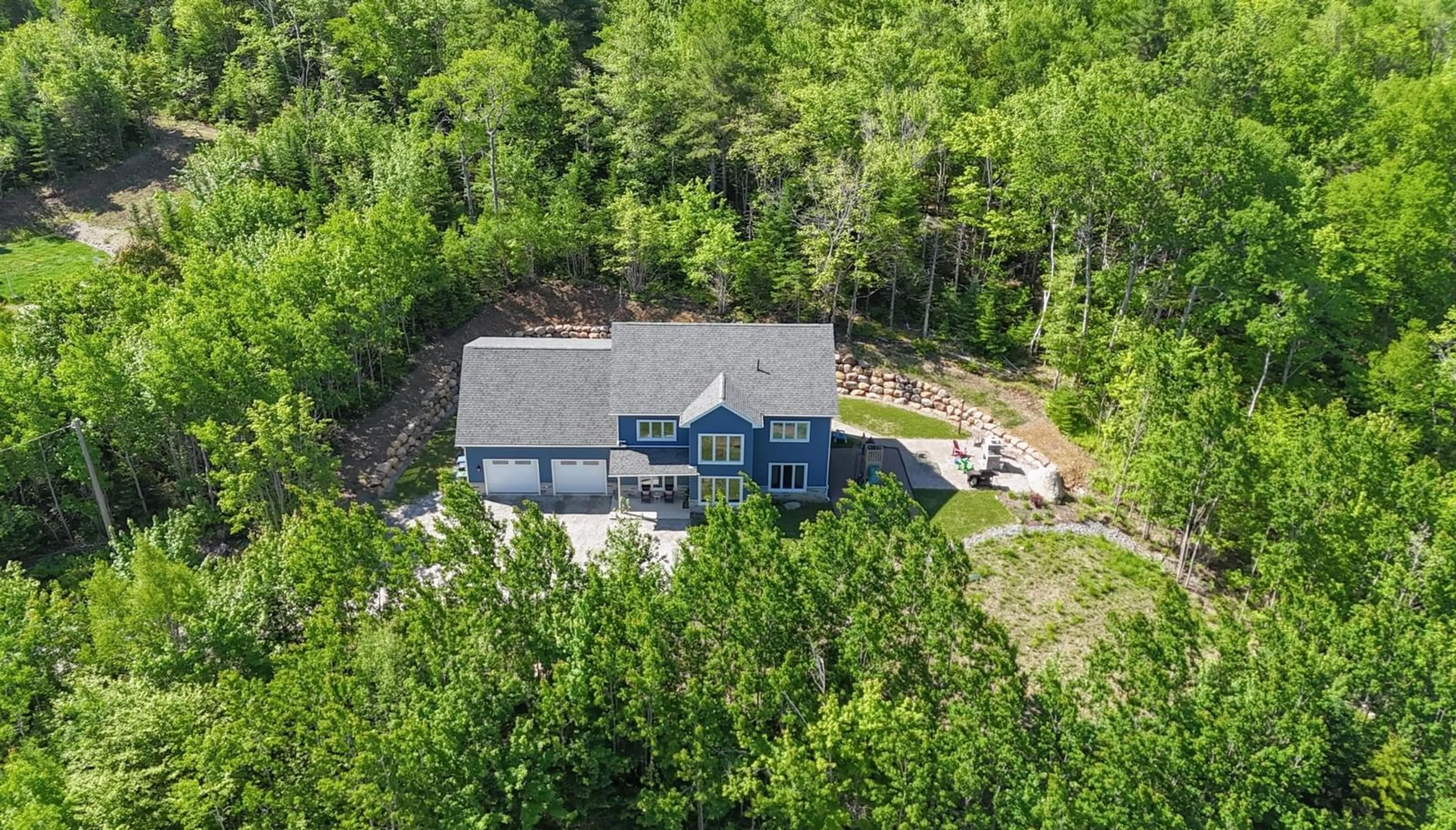 A pic from outside/outdoor area/front of a property/back of a property/a pic from drone, unknown for 25 Concordia Dr, Conquerall Bank Nova Scotia B4V 9G1