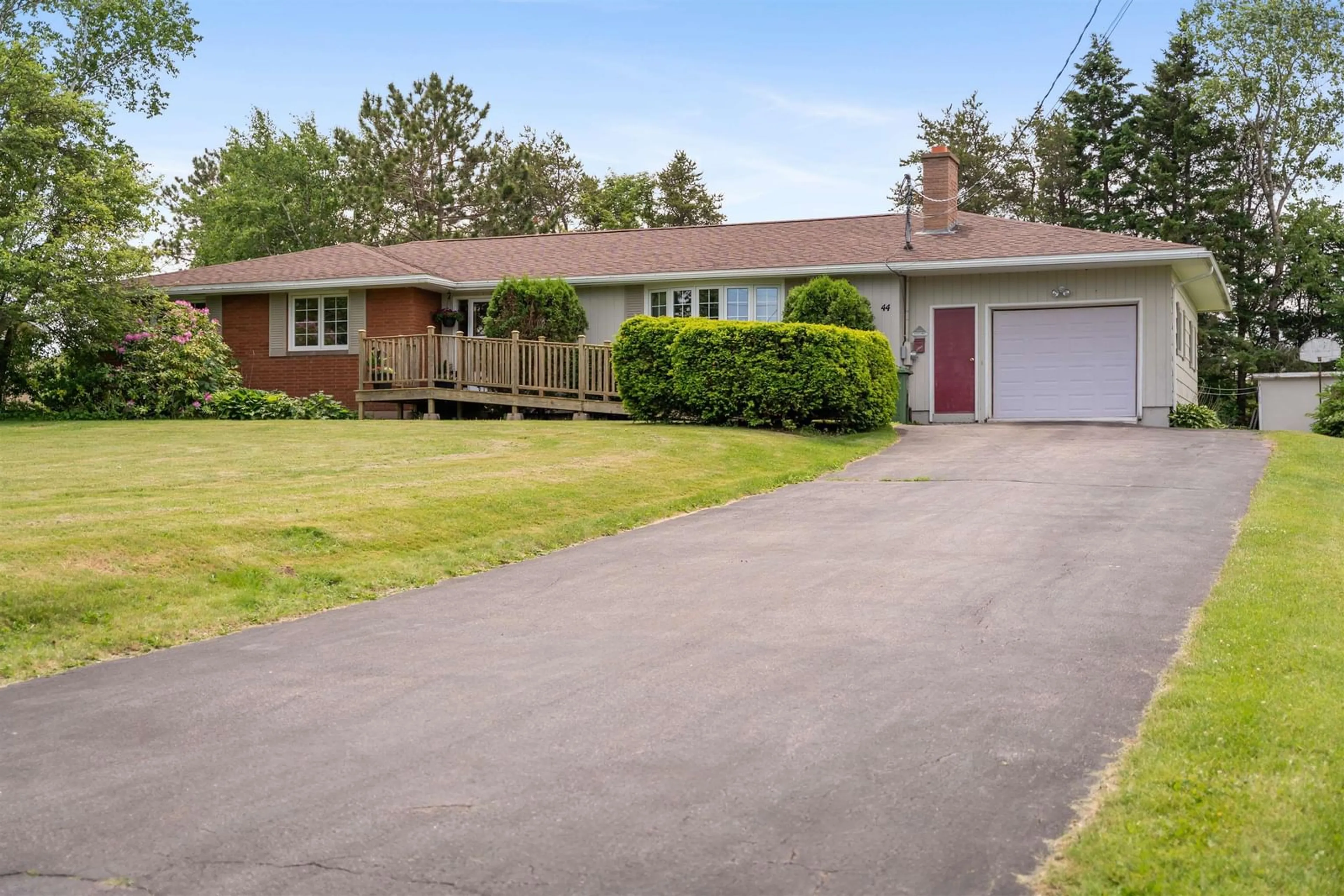A pic from outside/outdoor area/front of a property/back of a property/a pic from drone, street for 44 Meadow Park Dr, East Amherst Nova Scotia B4H 3Y2