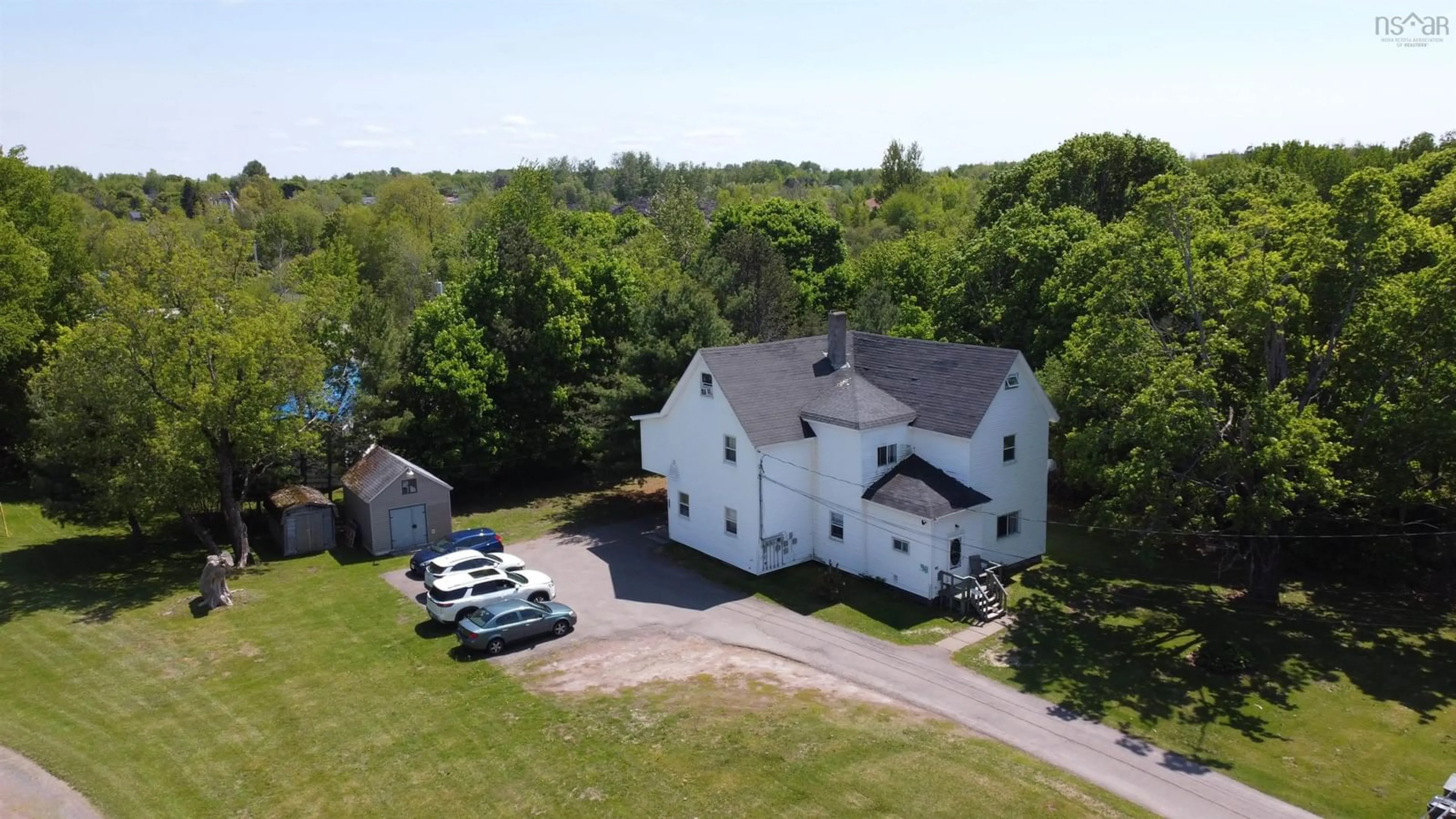 A pic from outside/outdoor area/front of a property/back of a property/a pic from drone, building for 98 Victoria St, Amherst Nova Scotia B4H 1C8