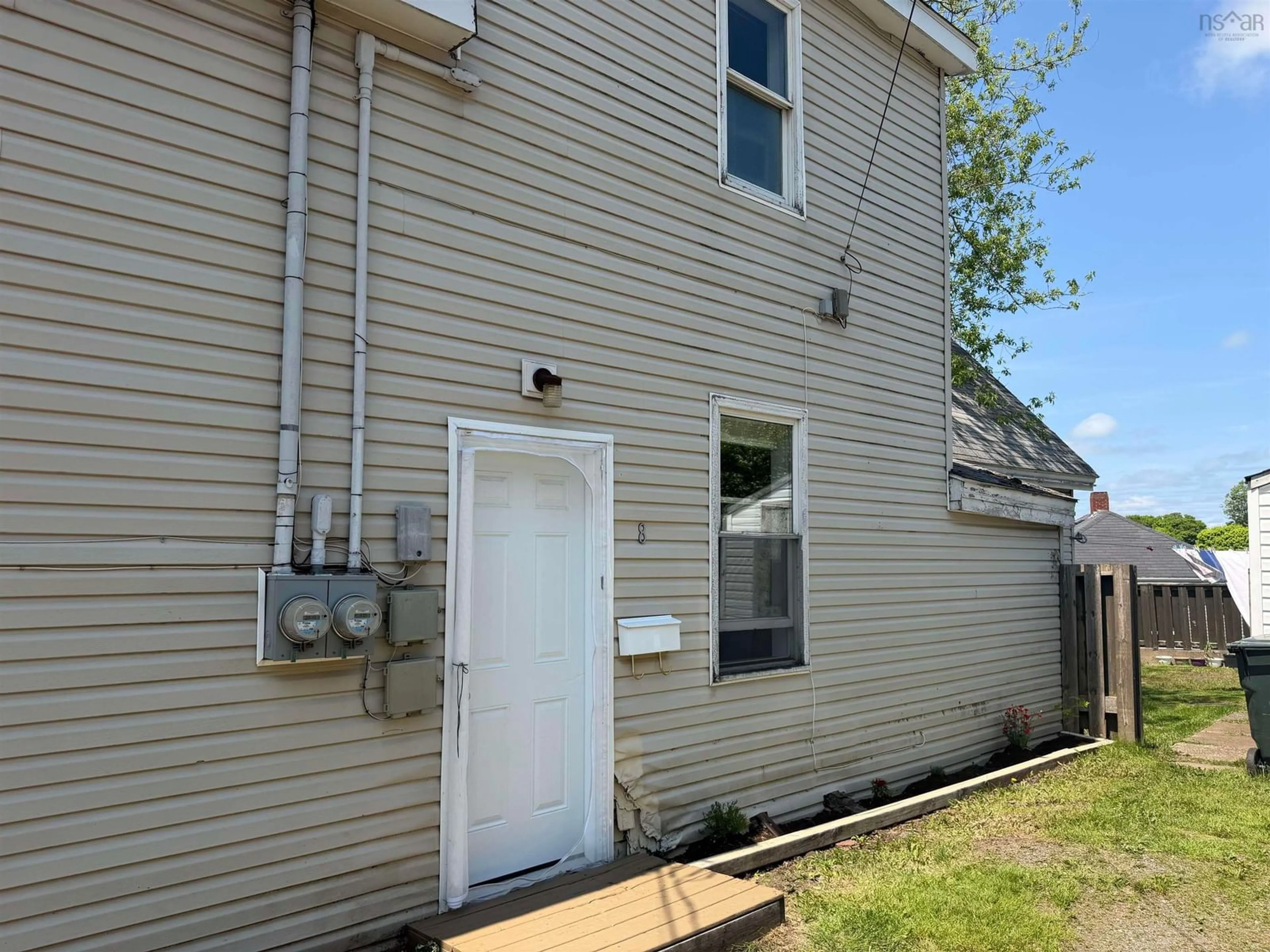 Unknown for 8 East Pleasant St, Amherst Nova Scotia B4H 1M4