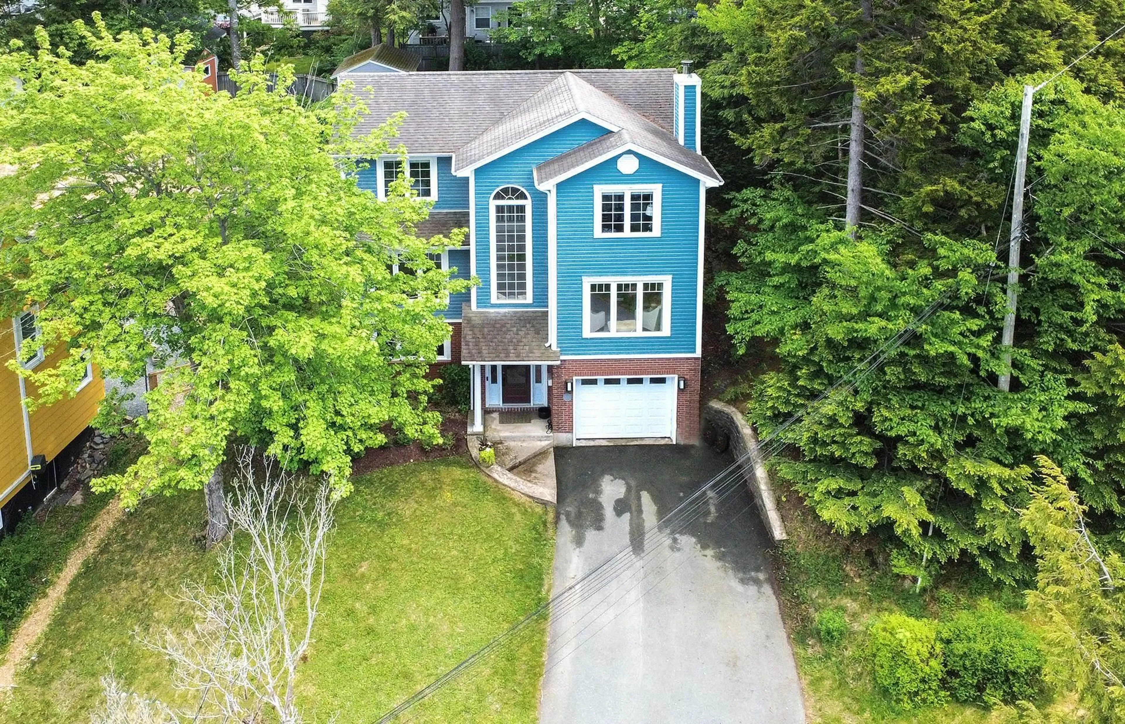 A pic from outside/outdoor area/front of a property/back of a property/a pic from drone, street for 20 Dickson Ave, Halifax Nova Scotia B3M 2W3