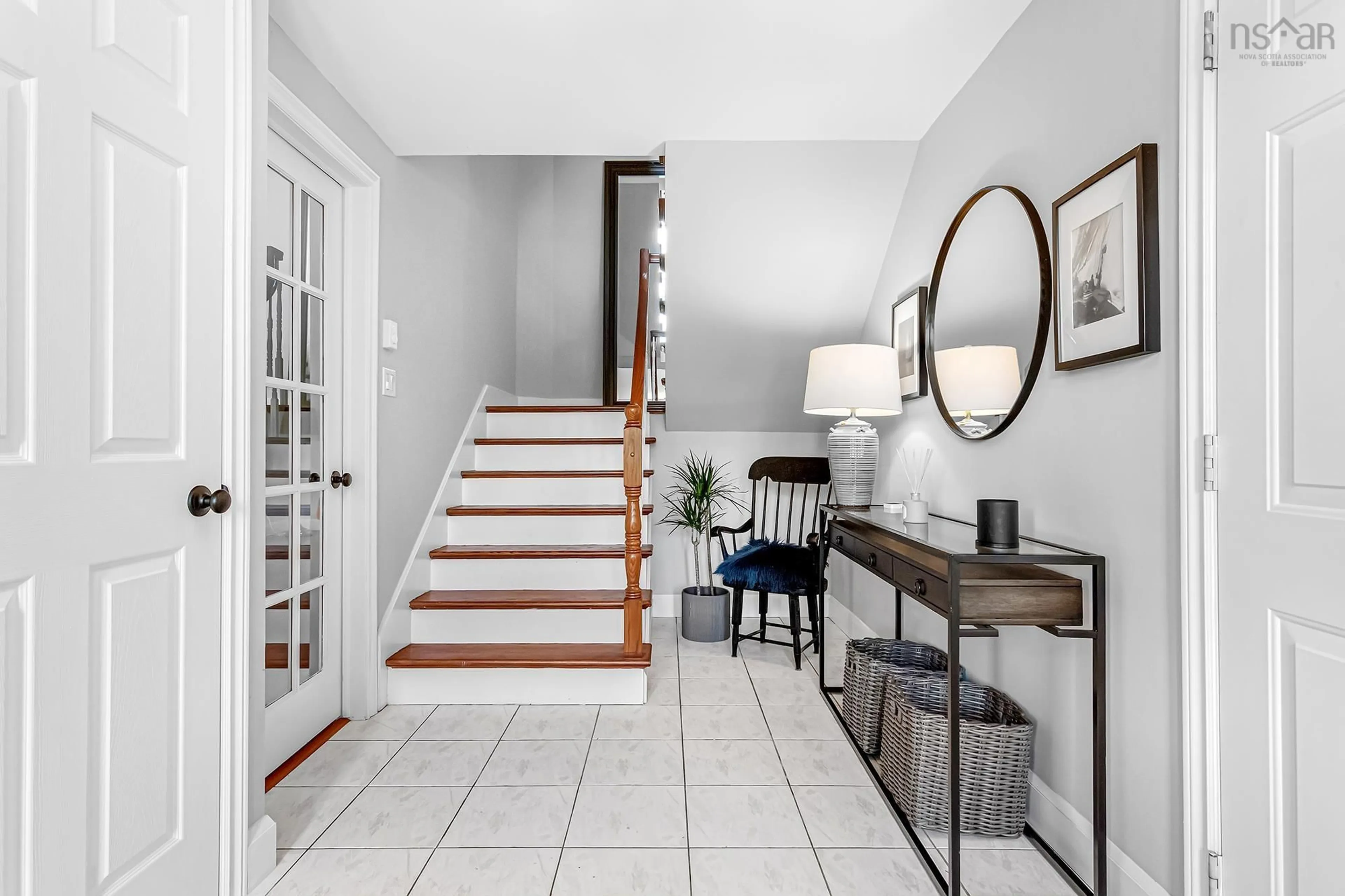 Indoor entryway for 20 Dickson Ave, Halifax Nova Scotia B3M 2W3
