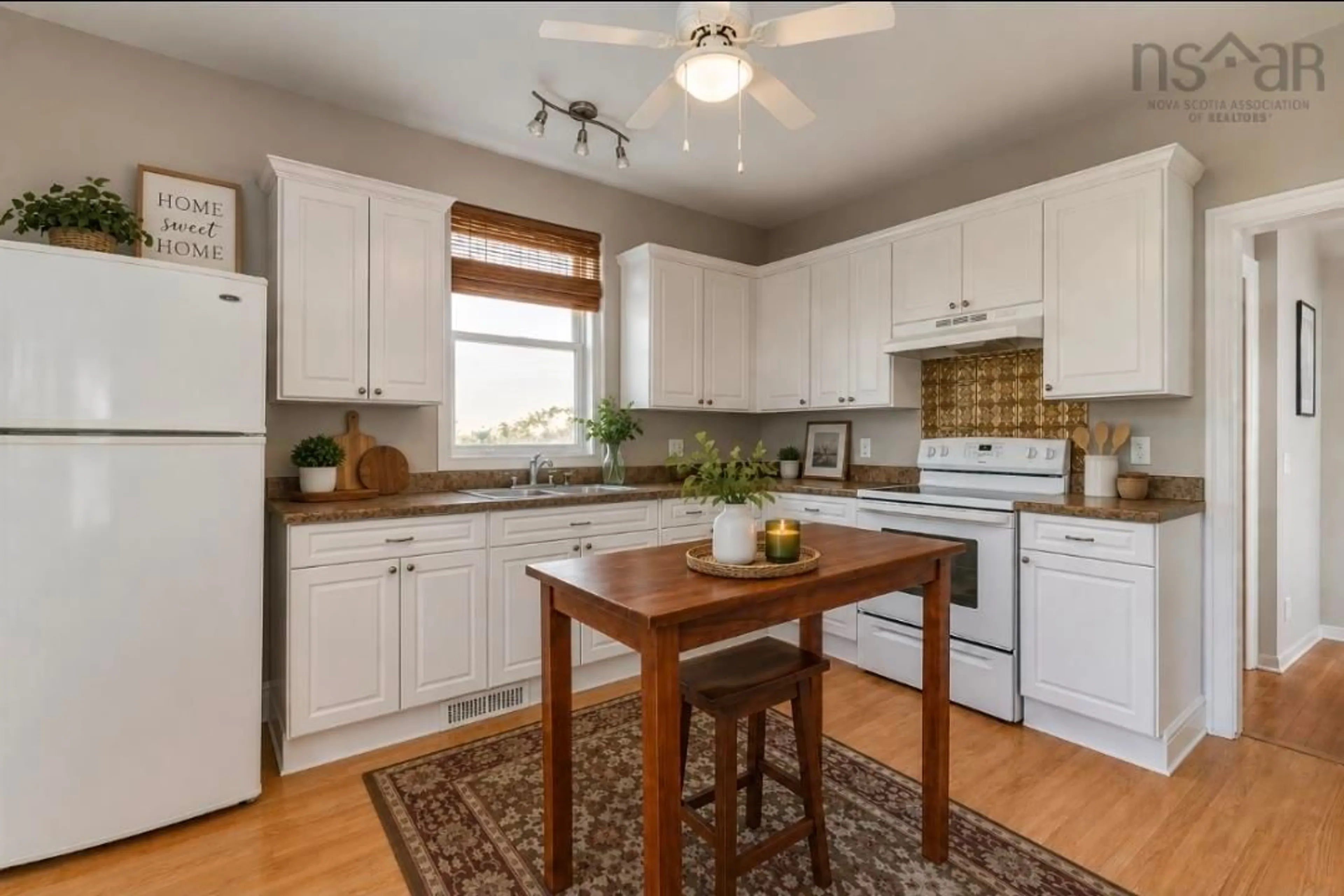 Standard kitchen, wood/laminate floor for 25 Jubilee Ave, Stellarton Nova Scotia B0K 1S0