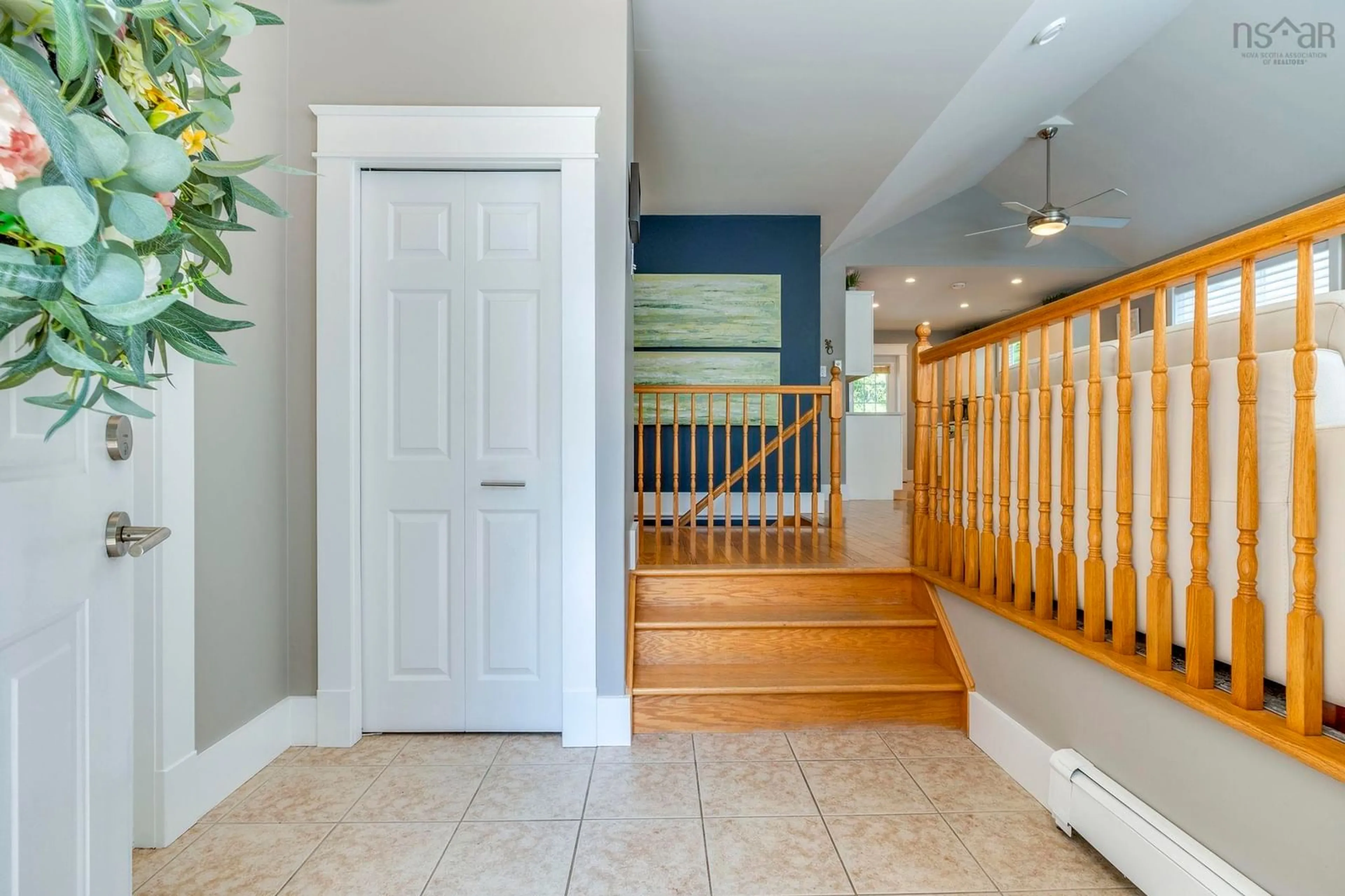 Indoor entryway for 266 Summer Field Way, Dartmouth Nova Scotia B2W 6M7