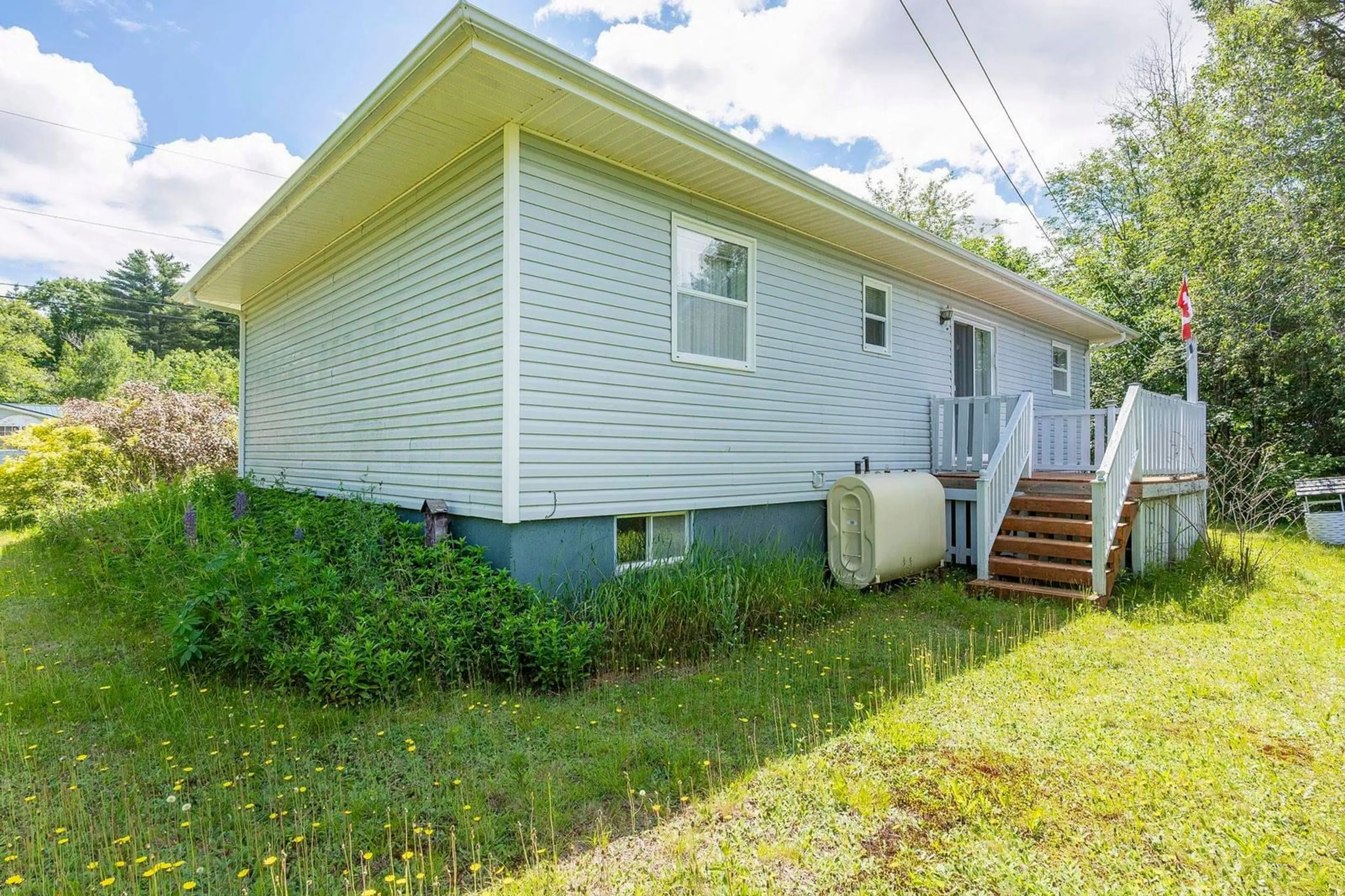 Home with vinyl exterior material, street for 1289 Pine Avenue Aylesford, Aylesford Nova Scotia B0P 1C0