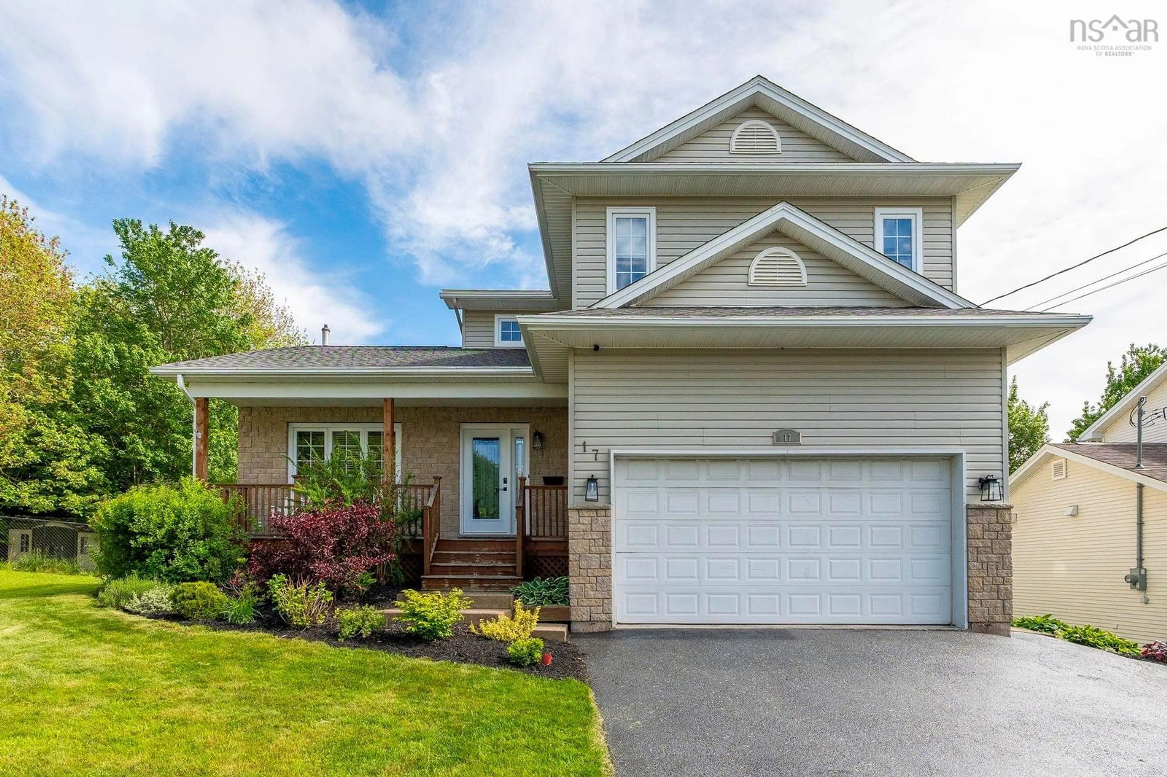 Home with vinyl exterior material, street for 17 Pompano Crt, Dartmouth Nova Scotia B2X 3T2