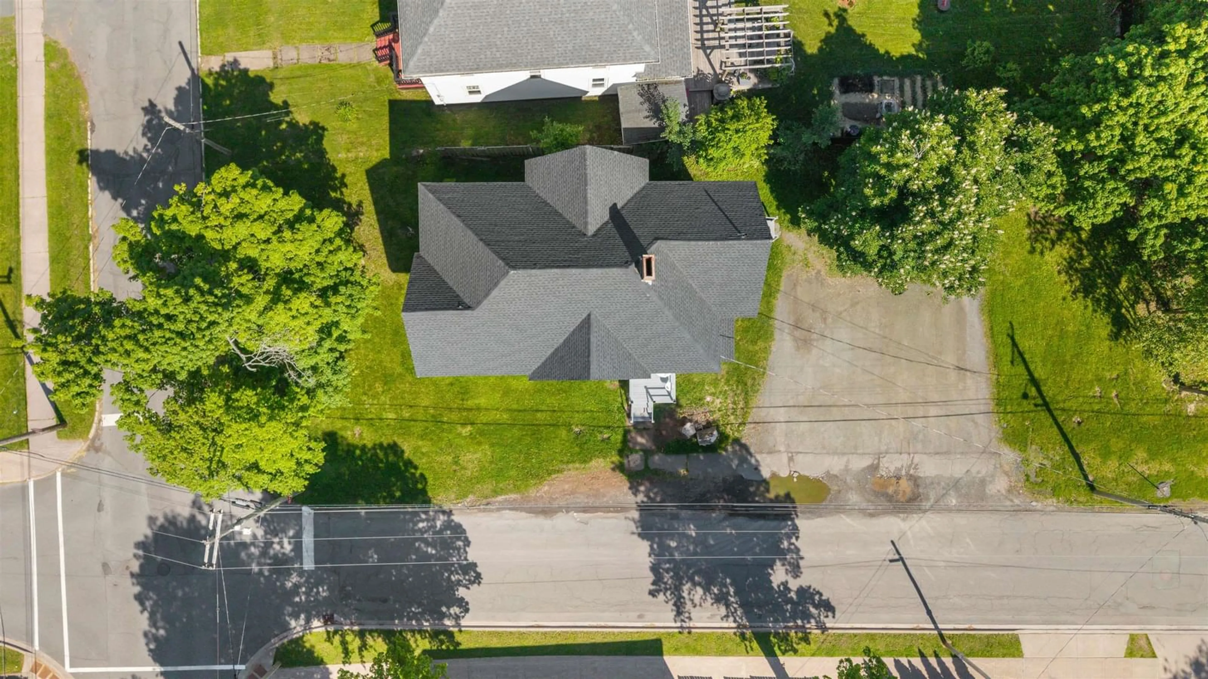 A pic from outside/outdoor area/front of a property/back of a property/a pic from drone, street for 105 Park St, Stellarton Nova Scotia B0K 1S0