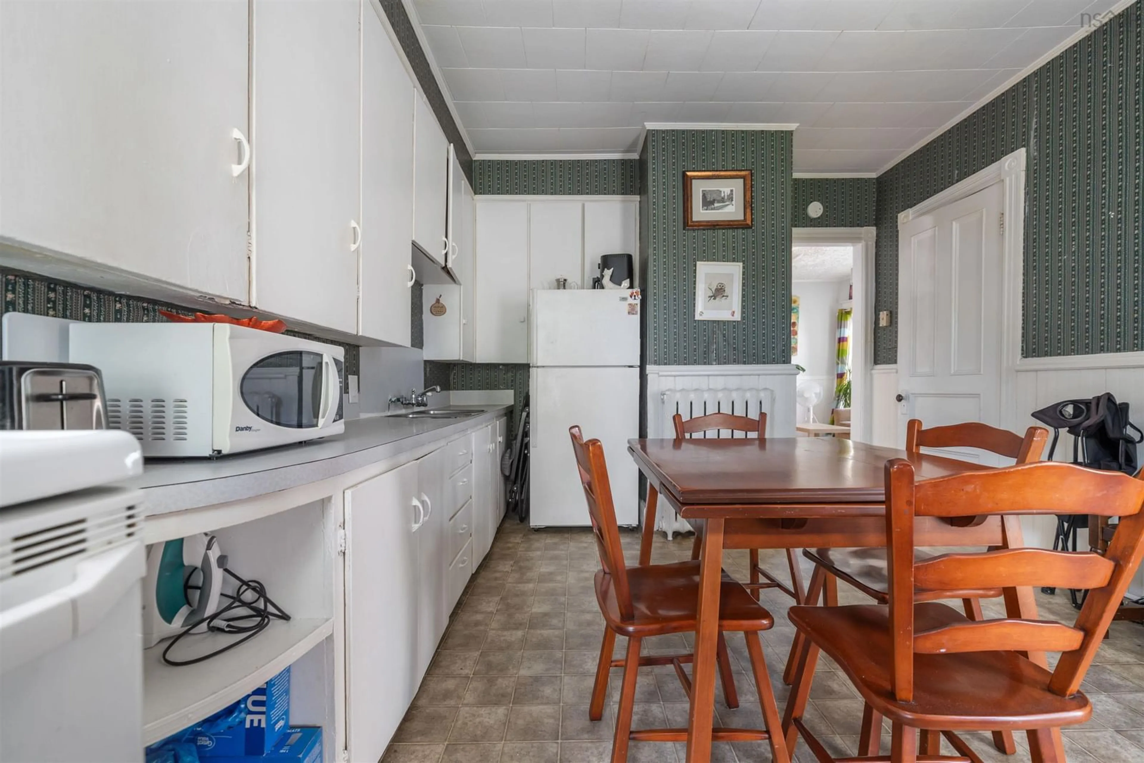 Standard kitchen, ceramic/tile floor for 105 Park St, Stellarton Nova Scotia B0K 1S0