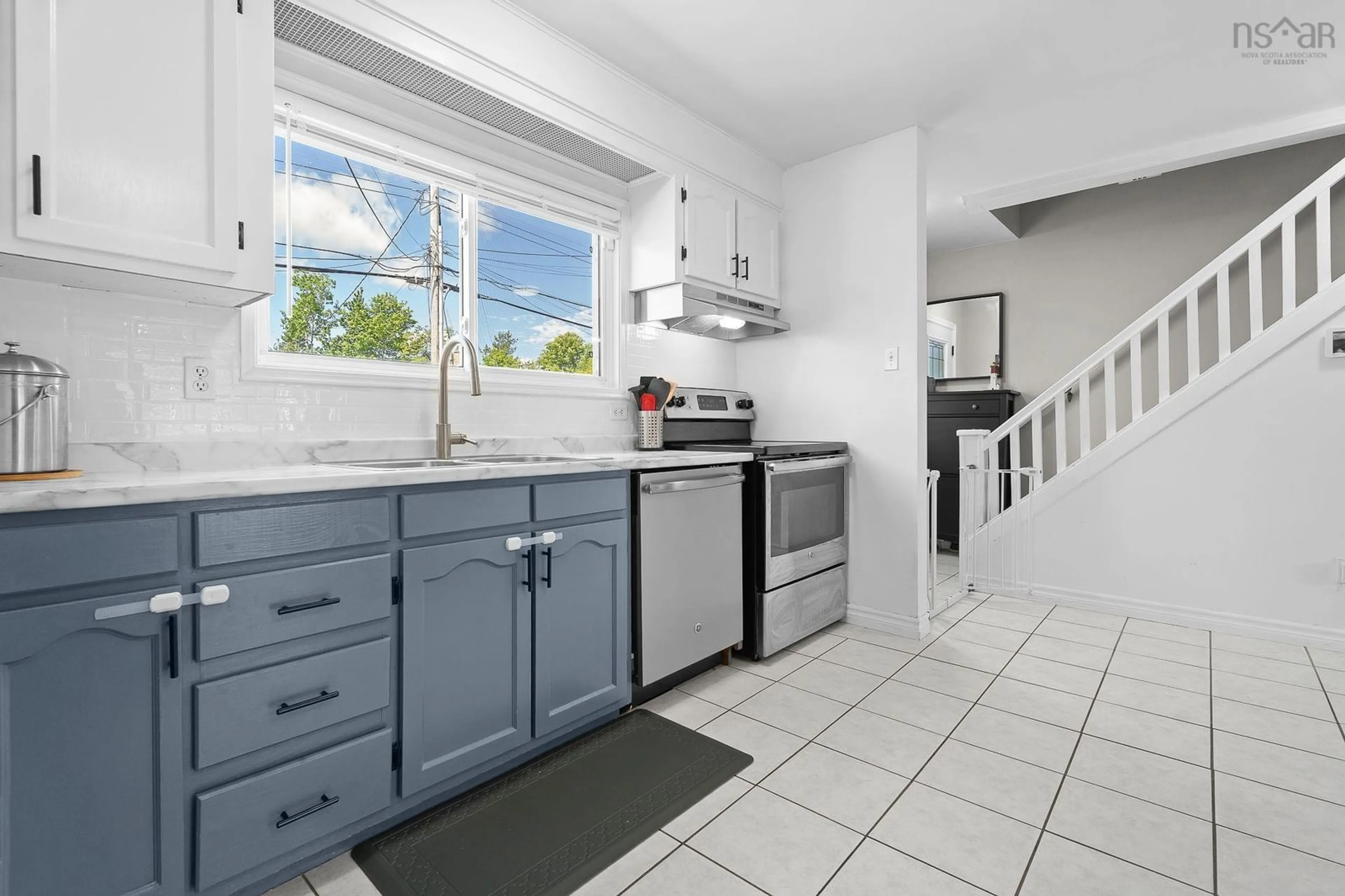 Standard kitchen, ceramic/tile floor for 331 Arklow Dr, Dartmouth Nova Scotia B2W 4S1