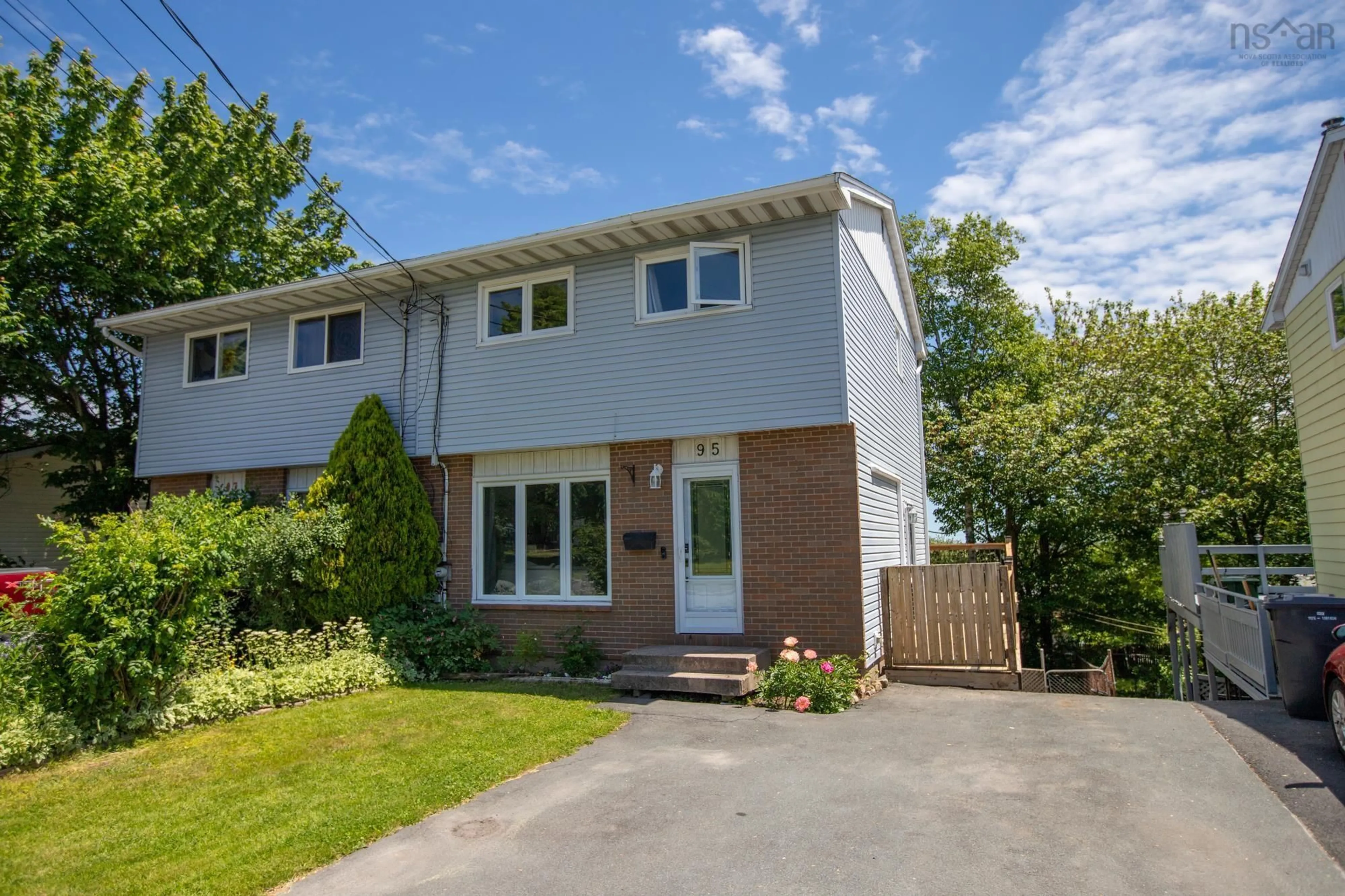 A pic from outside/outdoor area/front of a property/back of a property/a pic from drone, street for 95 Flying Cloud Dr, Dartmouth Nova Scotia B2W 4V4