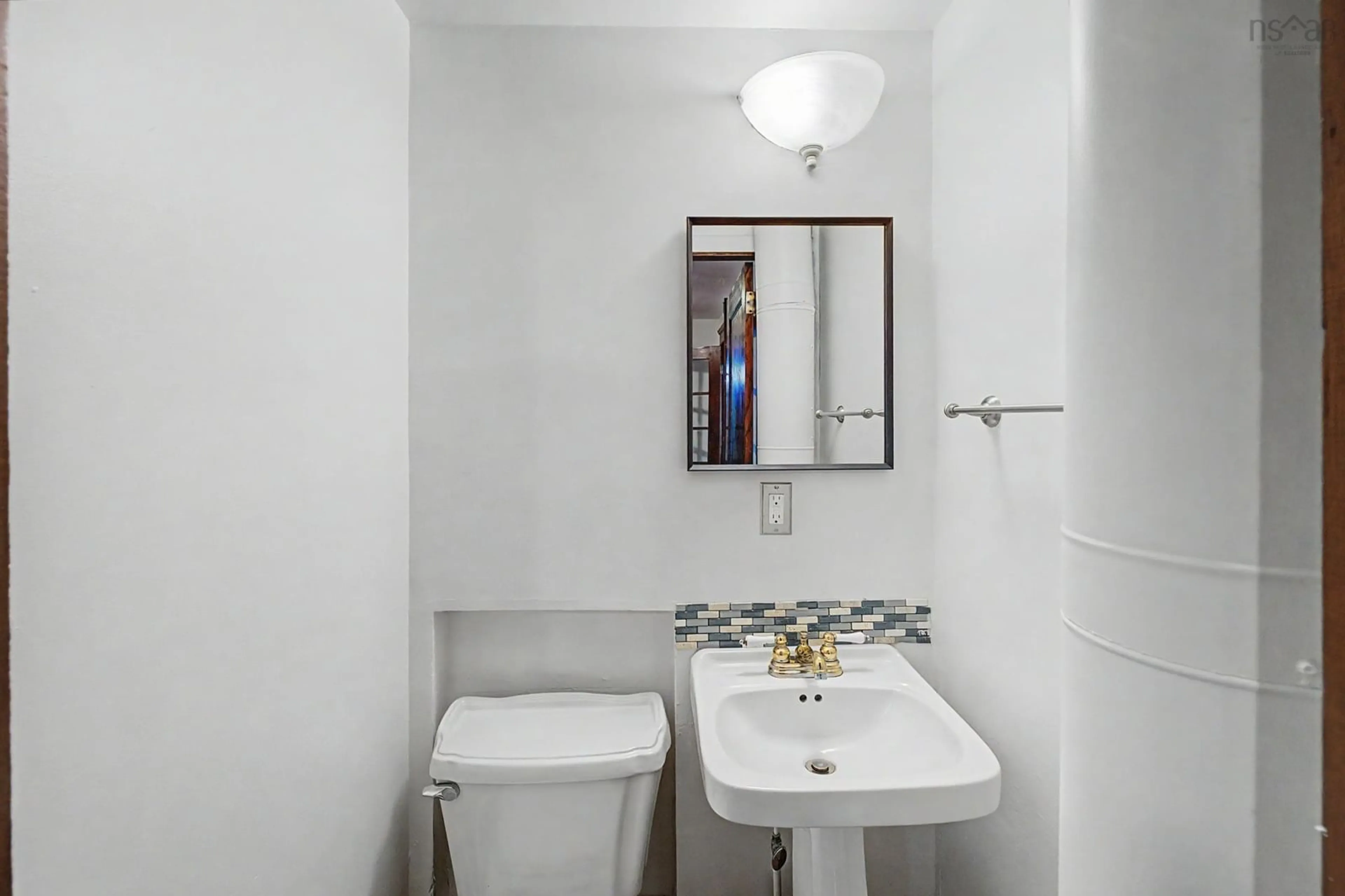 Standard bathroom, ceramic/tile floor for 5 Warwick Street, Digby Nova Scotia B0V 1A0