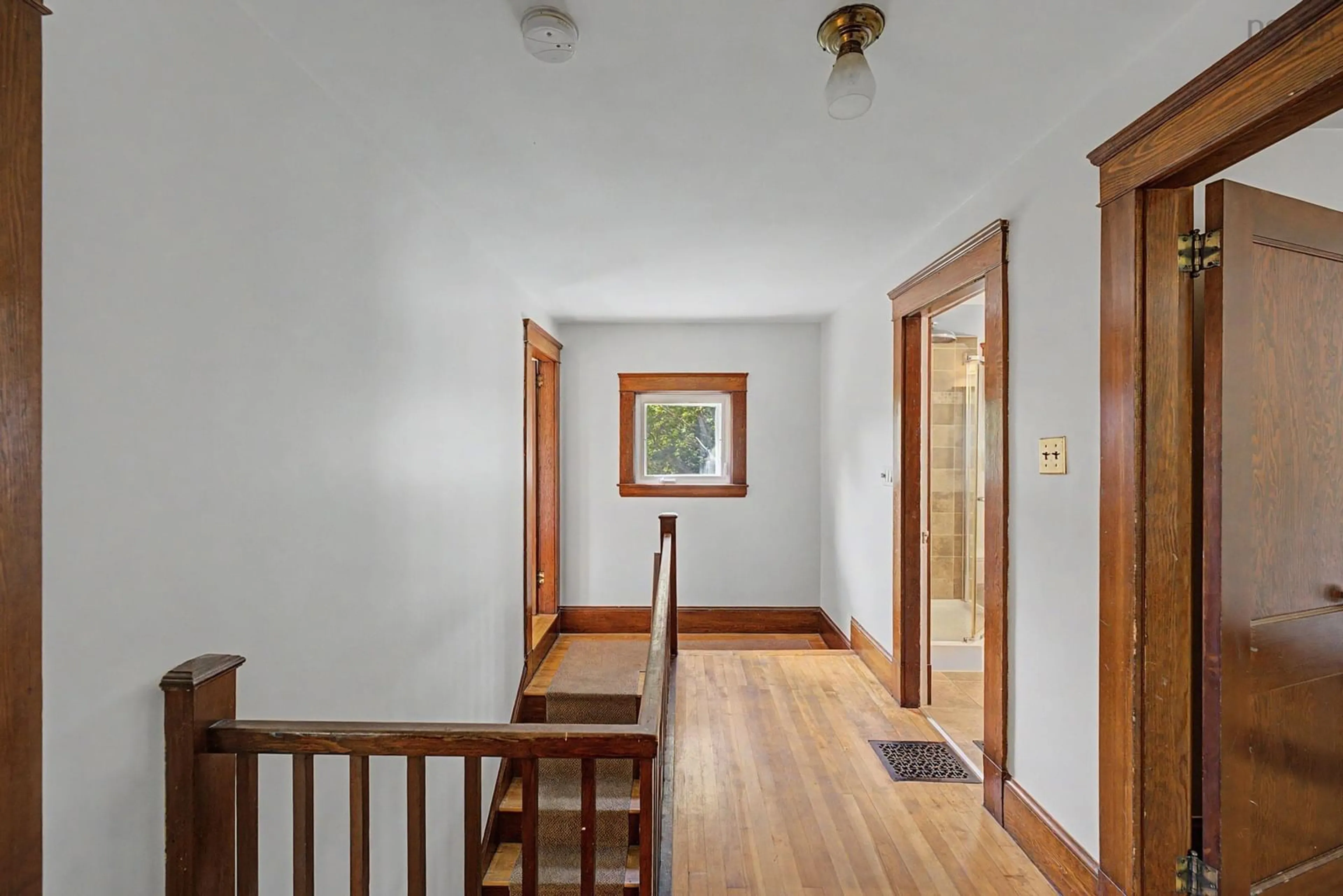 Indoor foyer for 5 Warwick Street, Digby Nova Scotia B0V 1A0