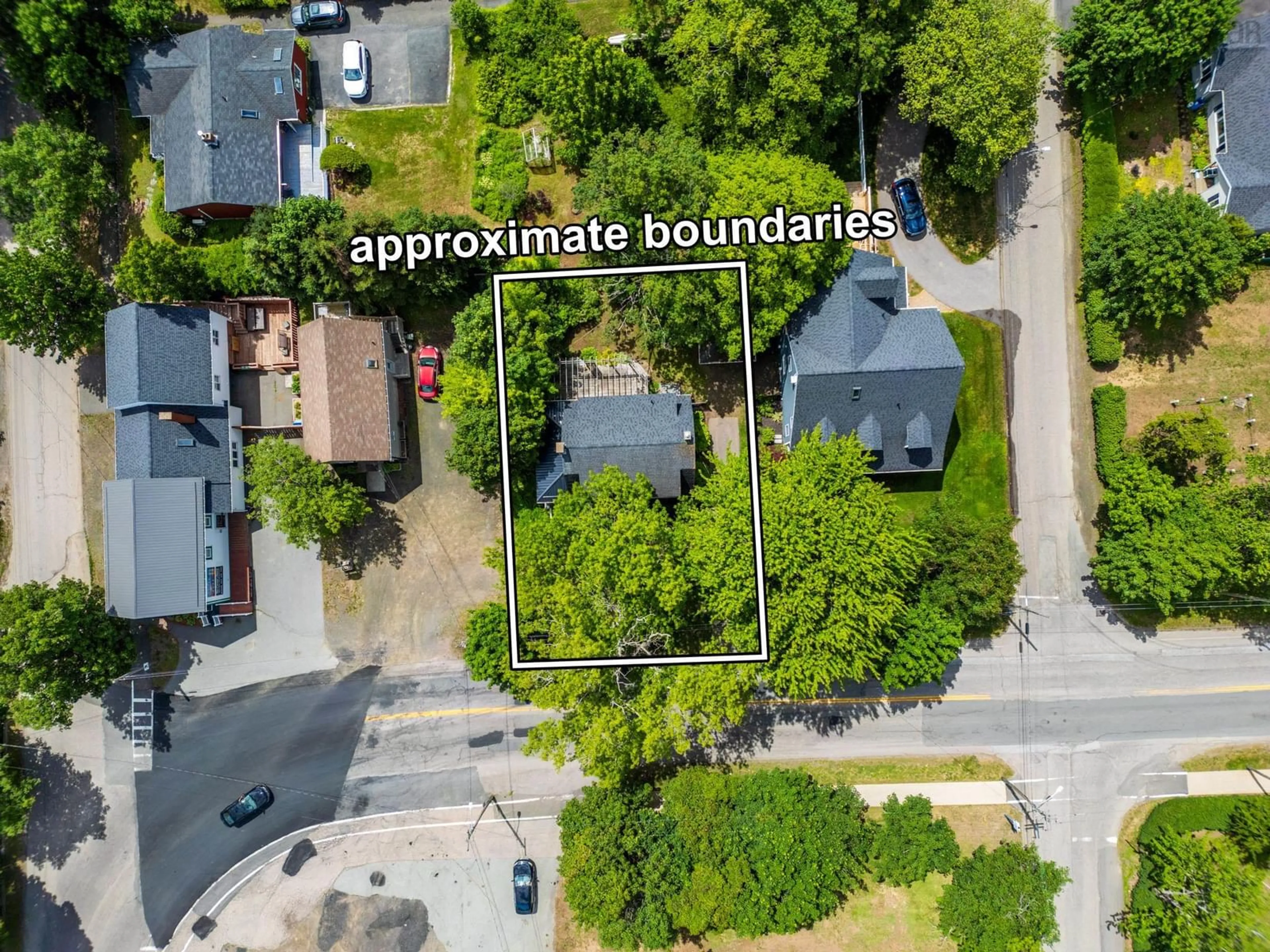 A pic from outside/outdoor area/front of a property/back of a property/a pic from drone, street for 5 Warwick Street, Digby Nova Scotia B0V 1A0
