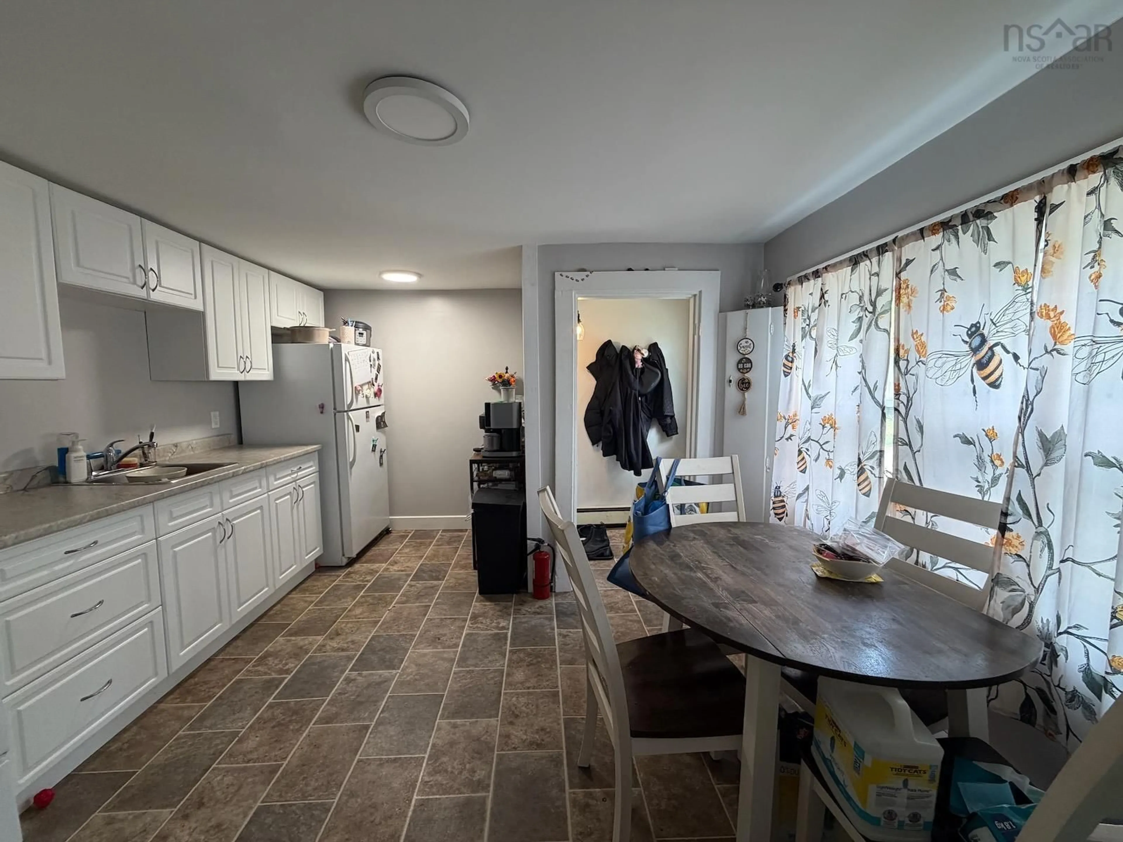 Unknown for 685 Main St, Yarmouth Nova Scotia B5A 1K7
