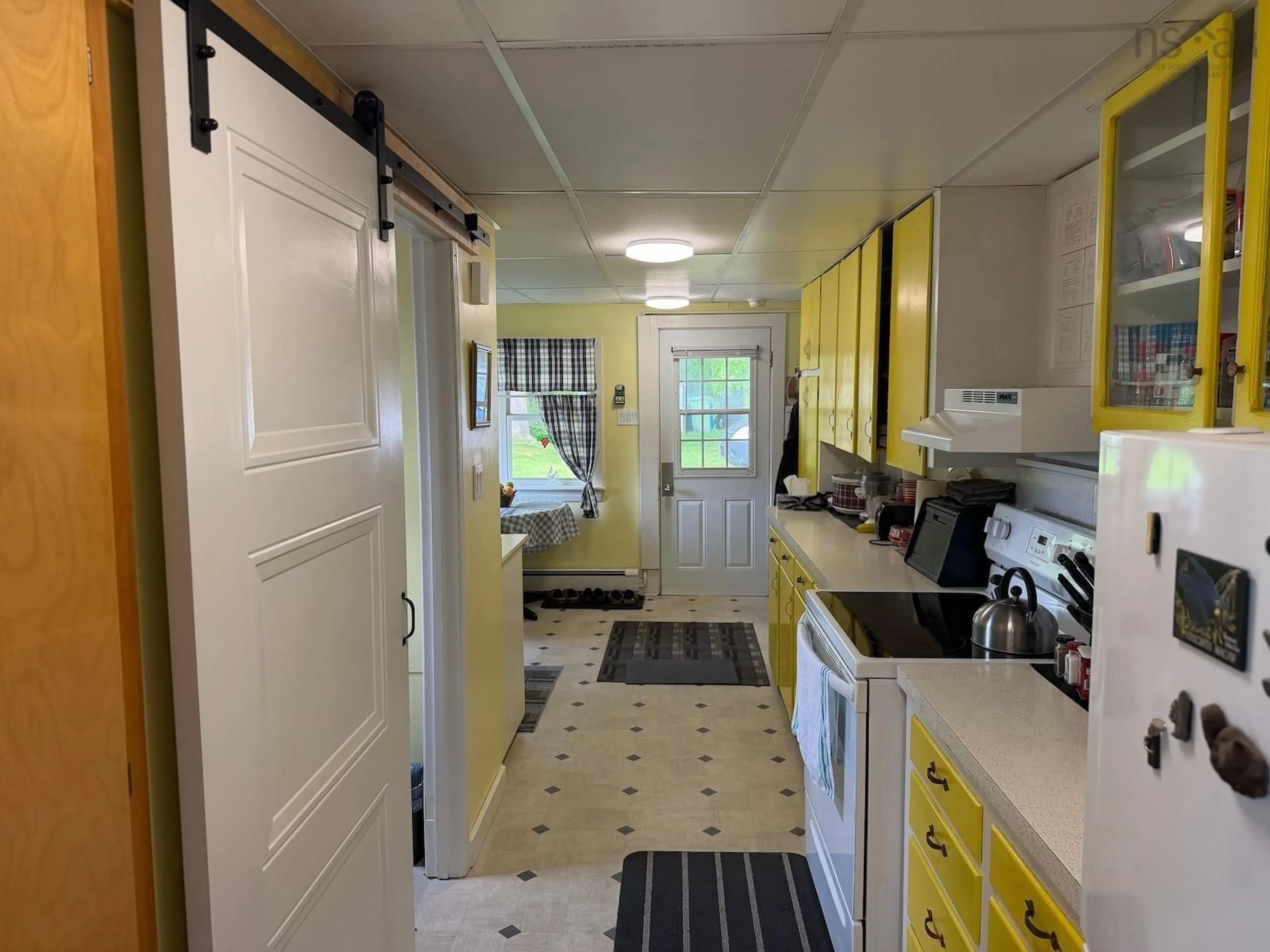 Unknown for 685 Main St, Yarmouth Nova Scotia B5A 1K7