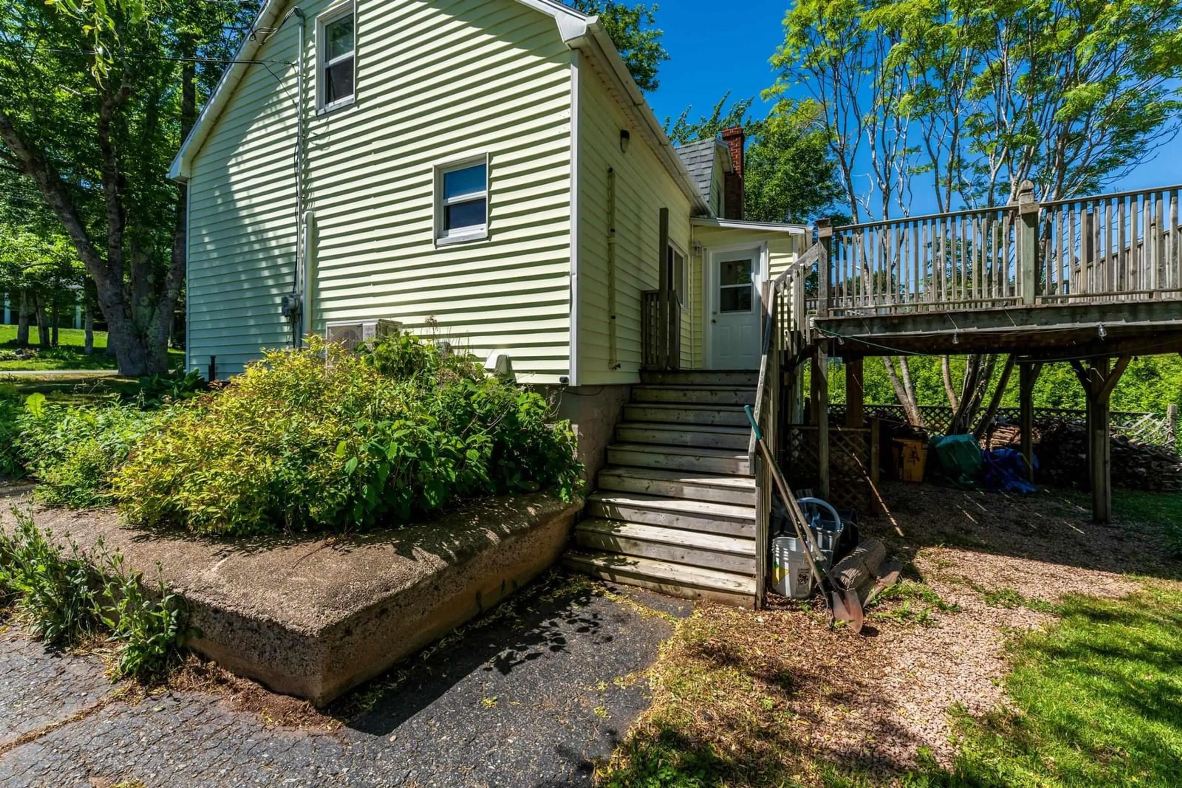 Patio, street for 128 Lighthouse Road, Digby Nova Scotia B0V 1A0