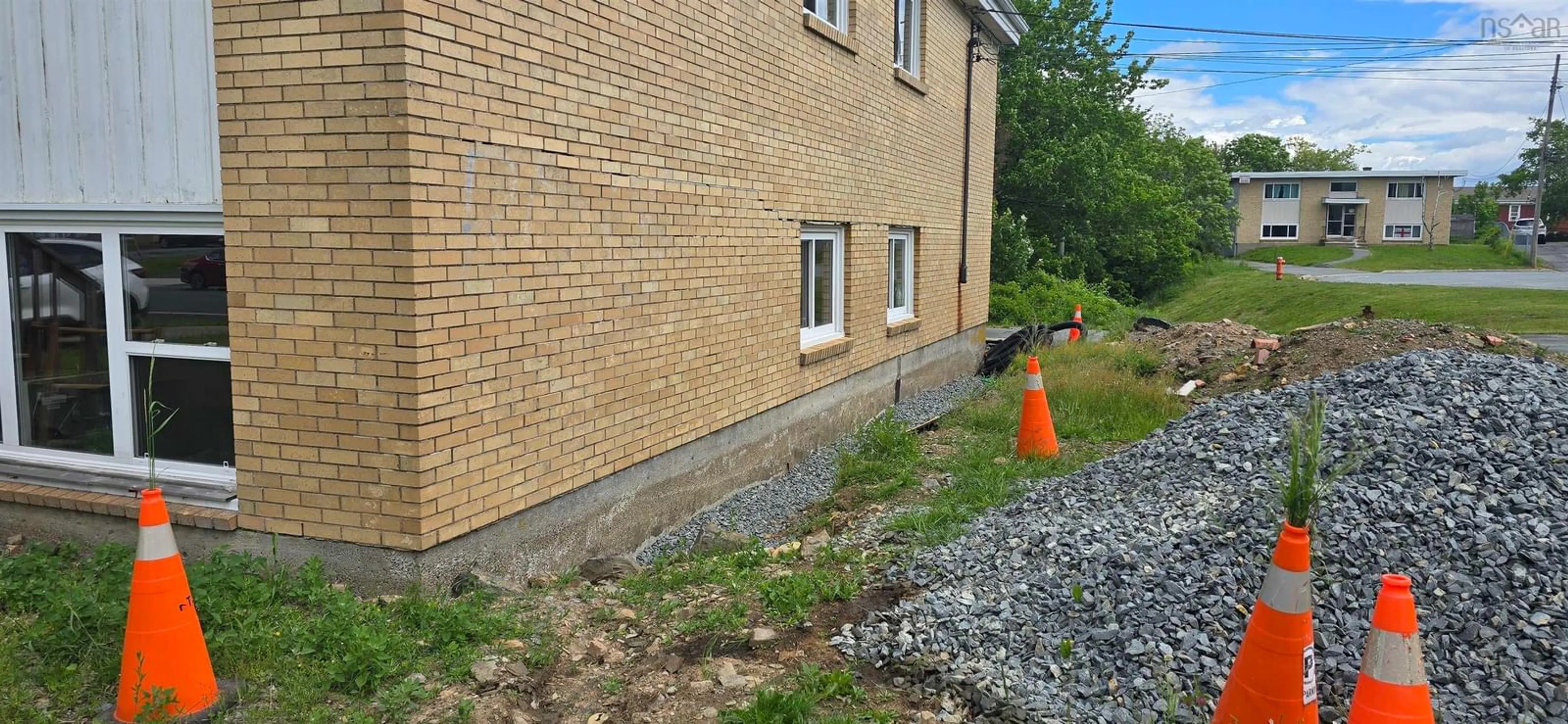 A pic from outside/outdoor area/front of a property/back of a property/a pic from drone, building for 166 Evans Ave, Halifax Nova Scotia B3M 1E1