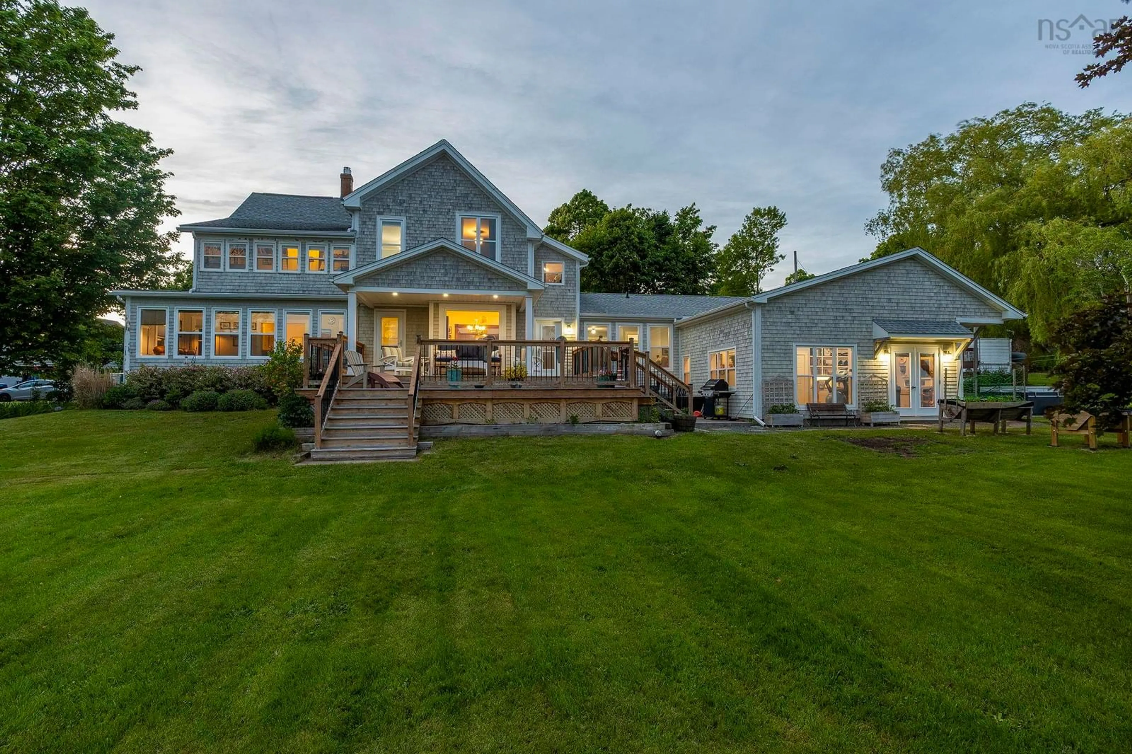 A pic from outside/outdoor area/front of a property/back of a property/a pic from drone, unknown for 116 Pleasant St, Kingsport Nova Scotia B0P 1H0