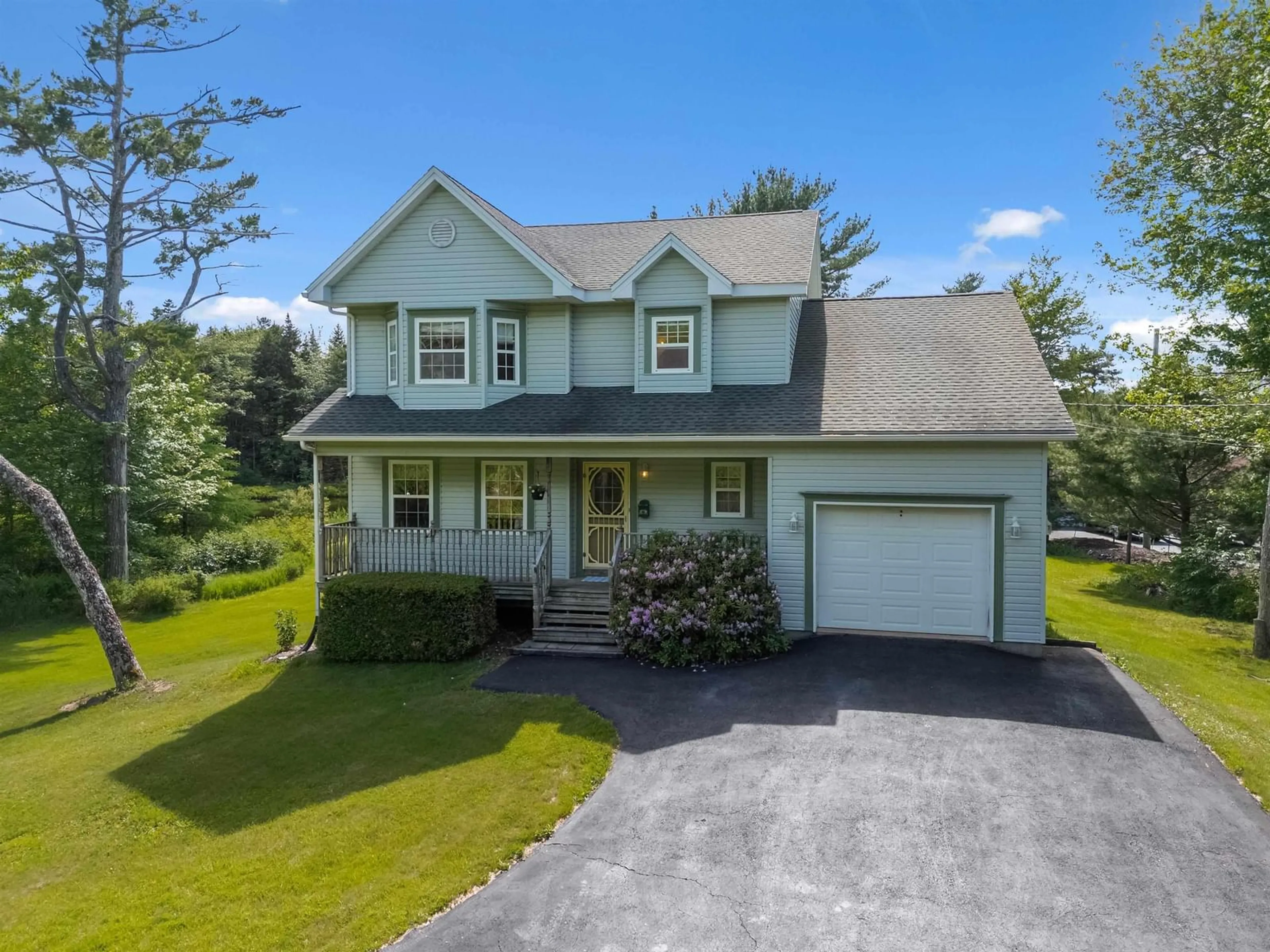 Home with vinyl exterior material, street for 111 St George Blvd, Hammonds Plains Nova Scotia B4B 1K7