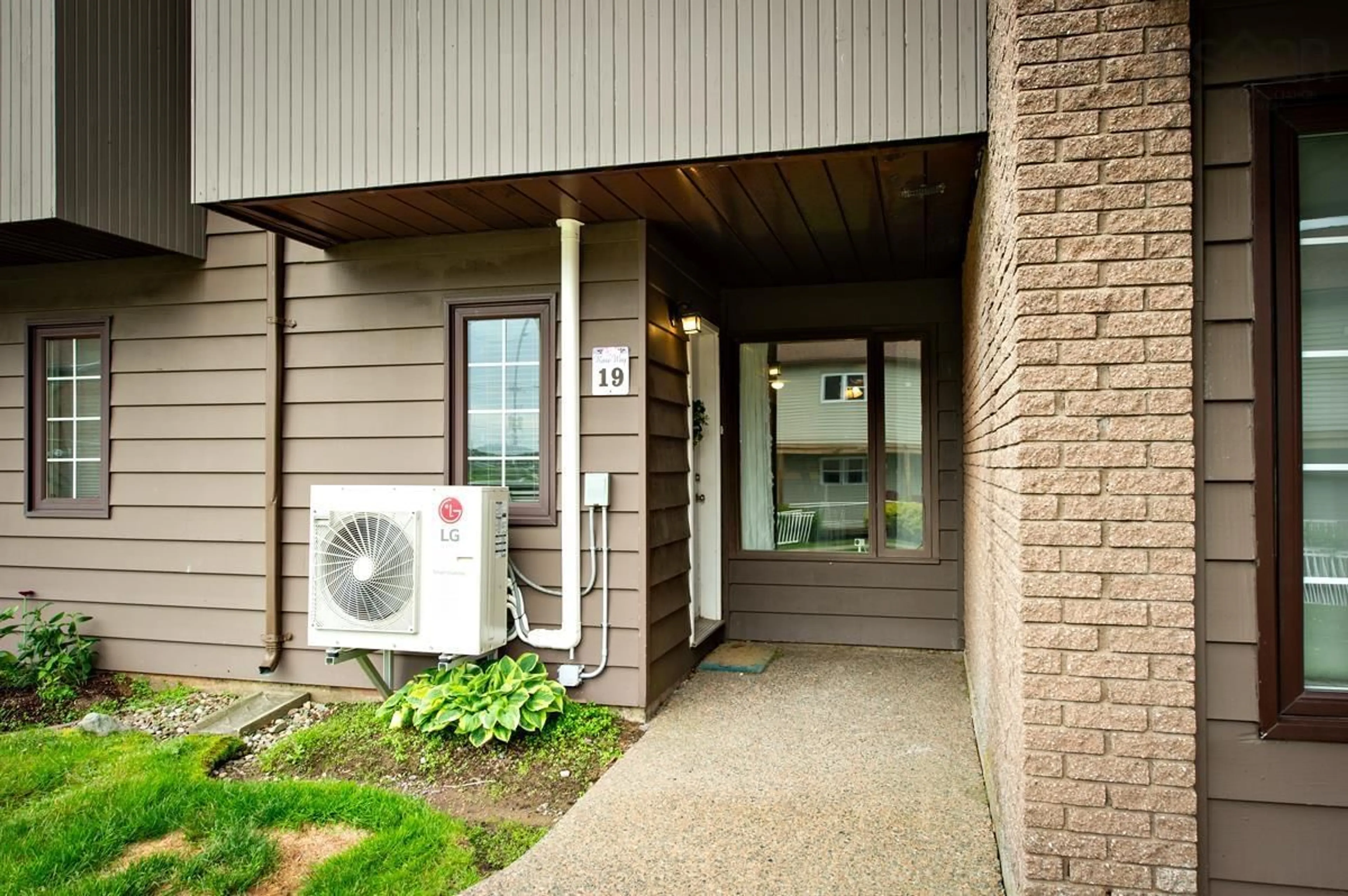 Indoor entryway for 4 Rose Way #19, Dartmouth Nova Scotia B2Y 4L9