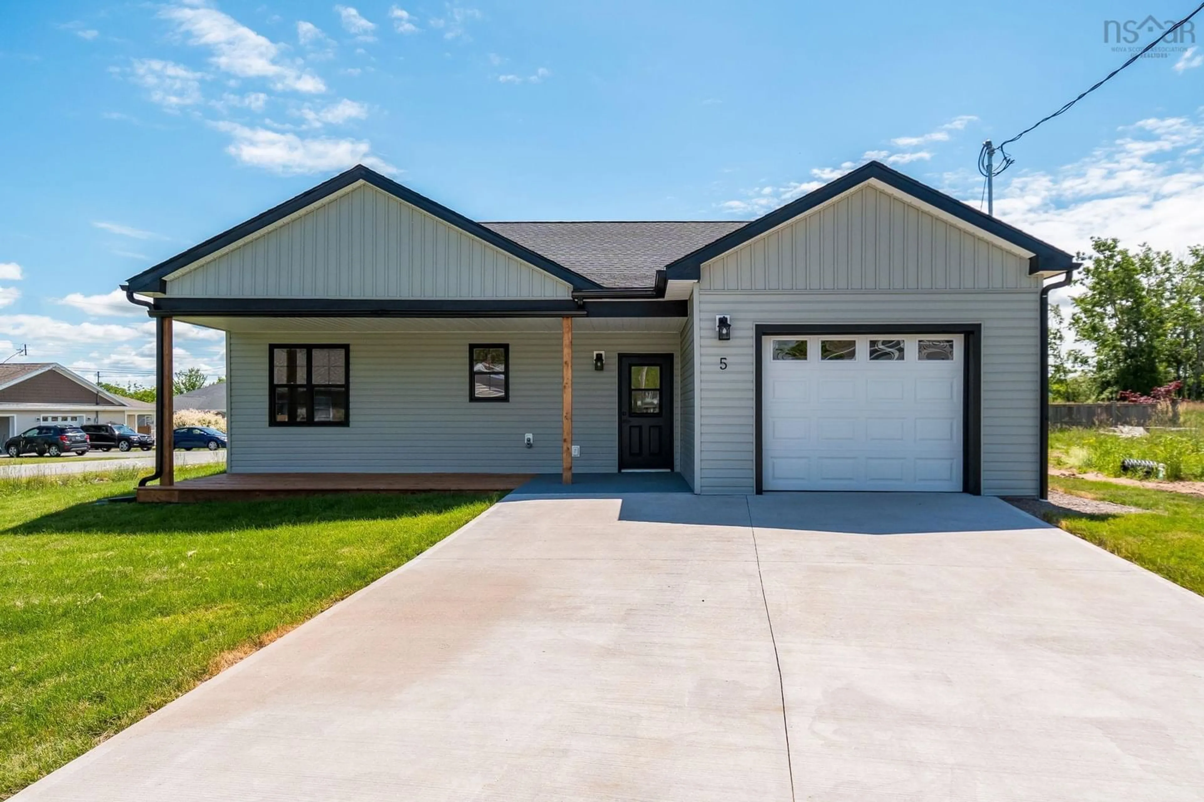 Home with vinyl exterior material, street for 5 Mccully Cres, Hantsport Nova Scotia B0P 1P0