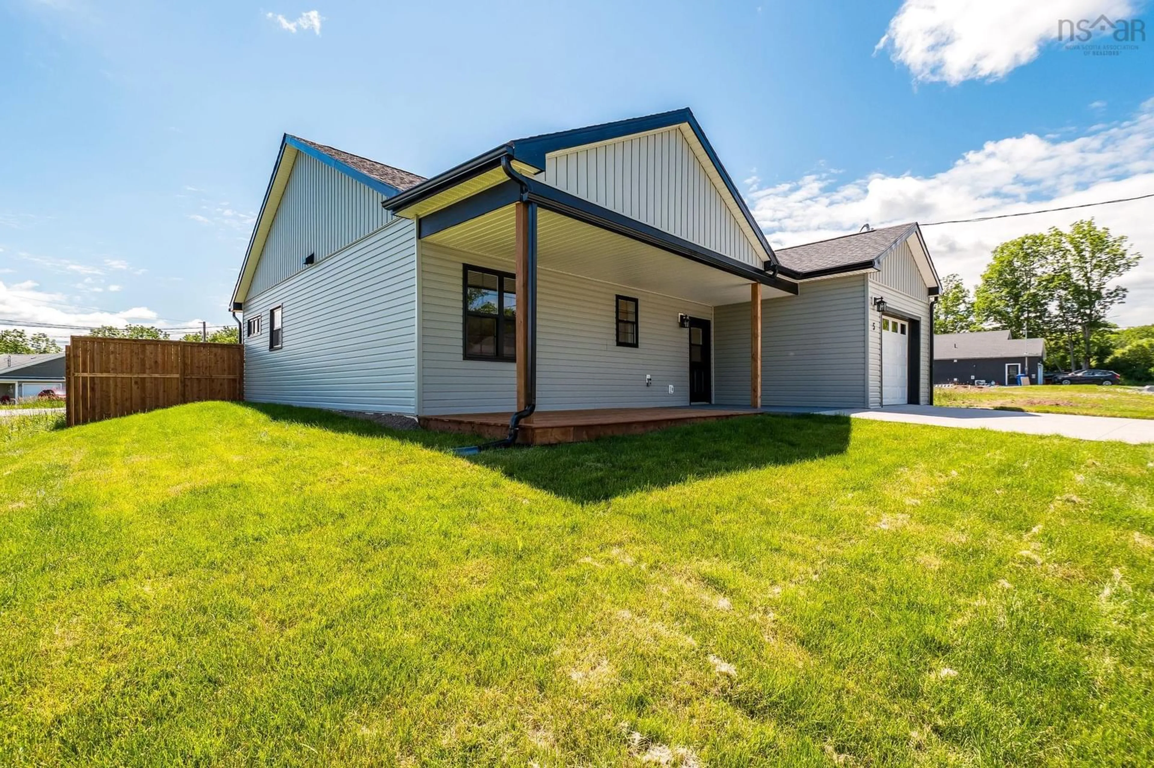 A pic from outside/outdoor area/front of a property/back of a property/a pic from drone, building for 5 Mccully Cres, Hantsport Nova Scotia B0P 1P0