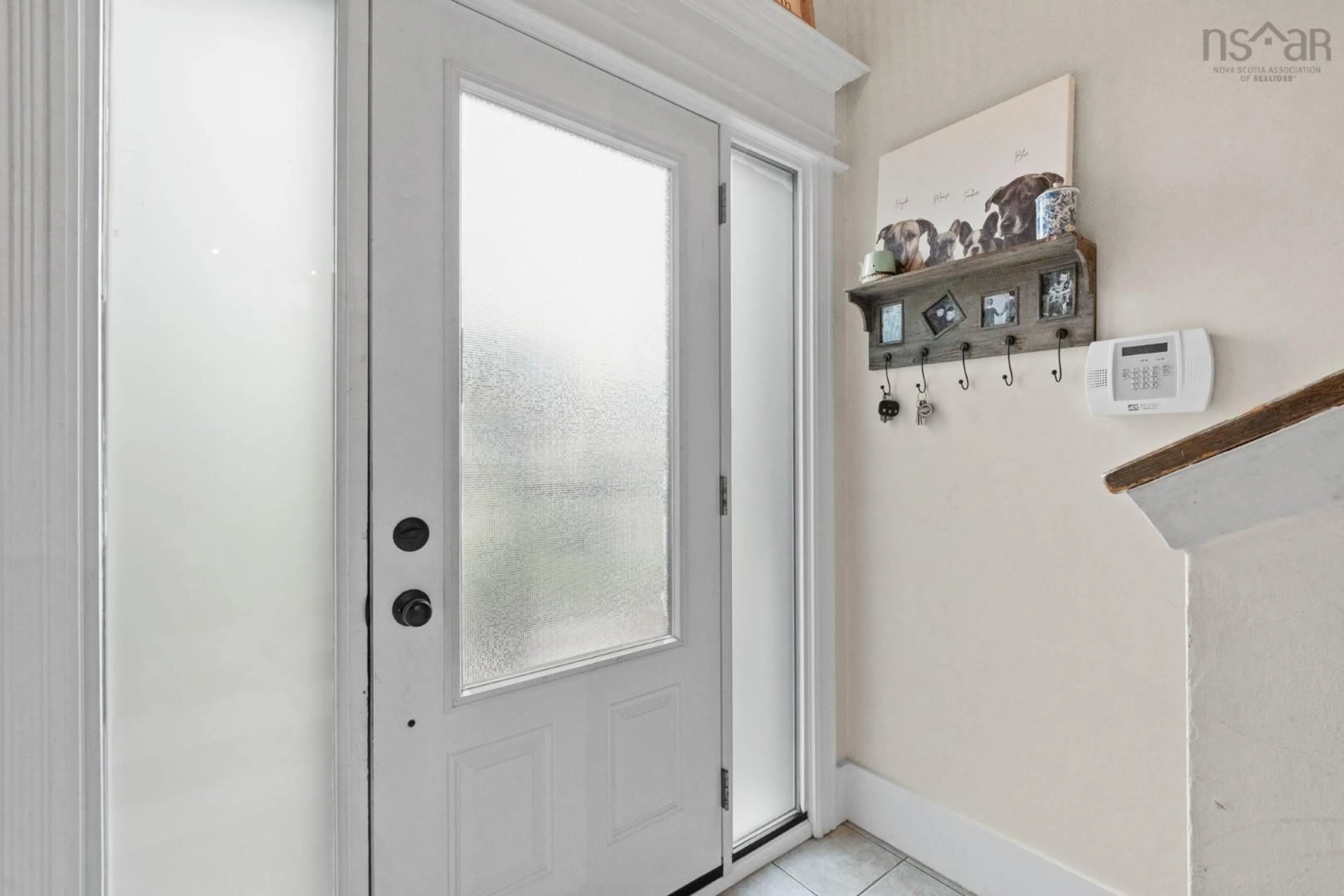 Indoor entryway for 5 Joan Eleanor Dr, Dartmouth Nova Scotia B2W 5Z9