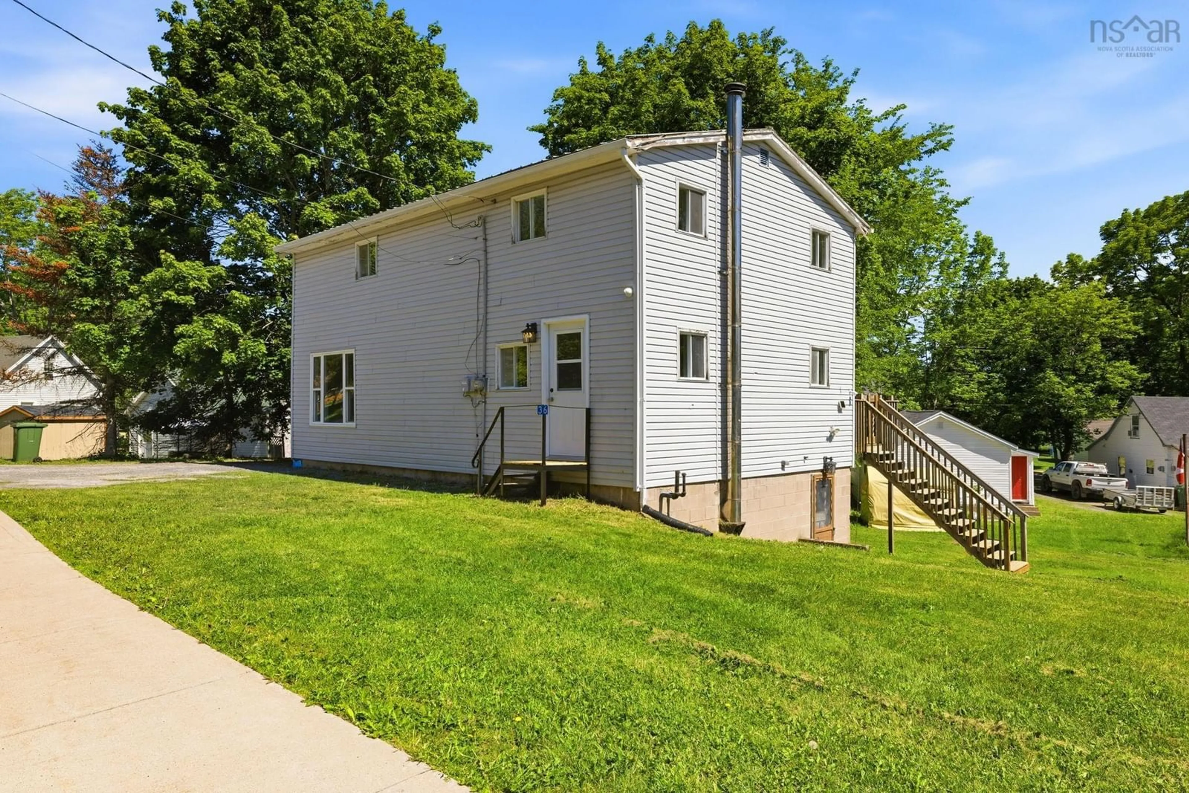 A pic from outside/outdoor area/front of a property/back of a property/a pic from drone, building for 36 Willow St, Hantsport Nova Scotia B0P 1P0