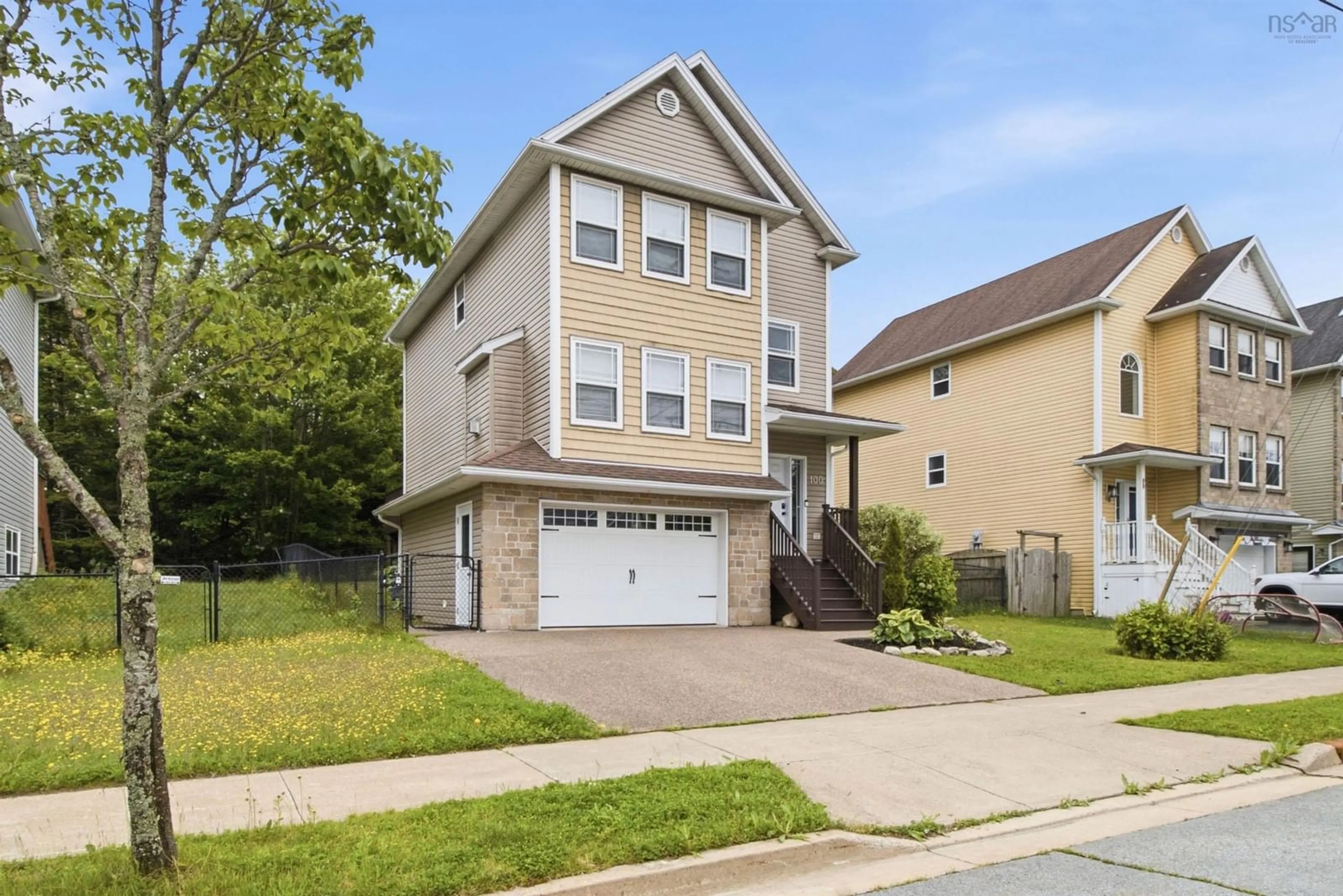 Home with vinyl exterior material, street for 100 Viridian Dr, Dartmouth Nova Scotia B3A 0B7